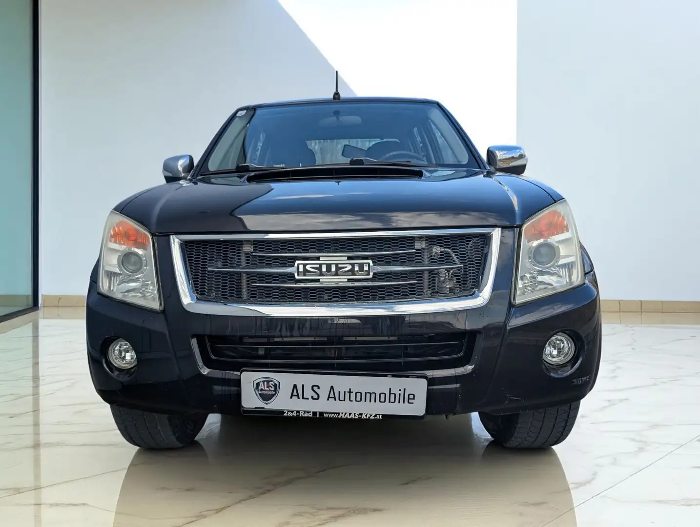 Isuzu D-Max Single Cab Basis 2WD Schwarz - 2
