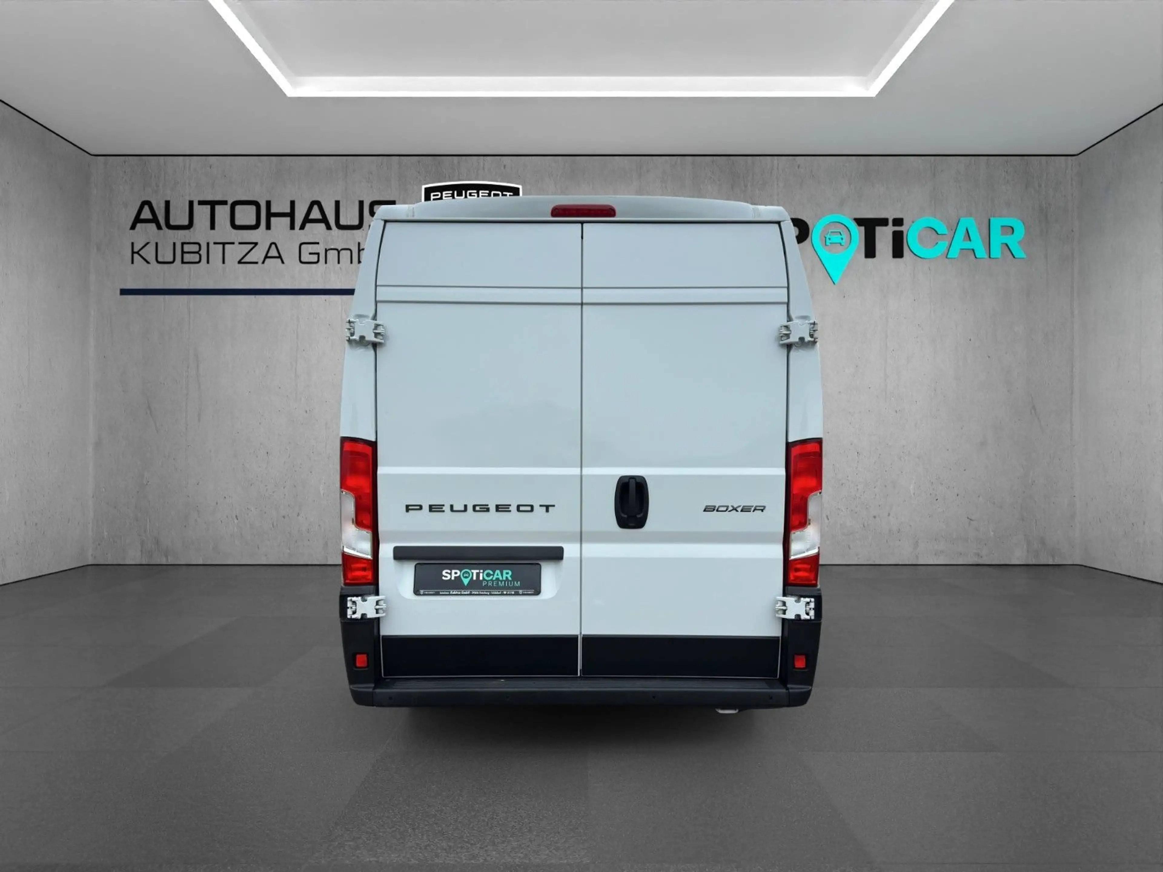 Peugeot Boxer KW 435 L4H2 HDi 180 EAT8 — photo 4