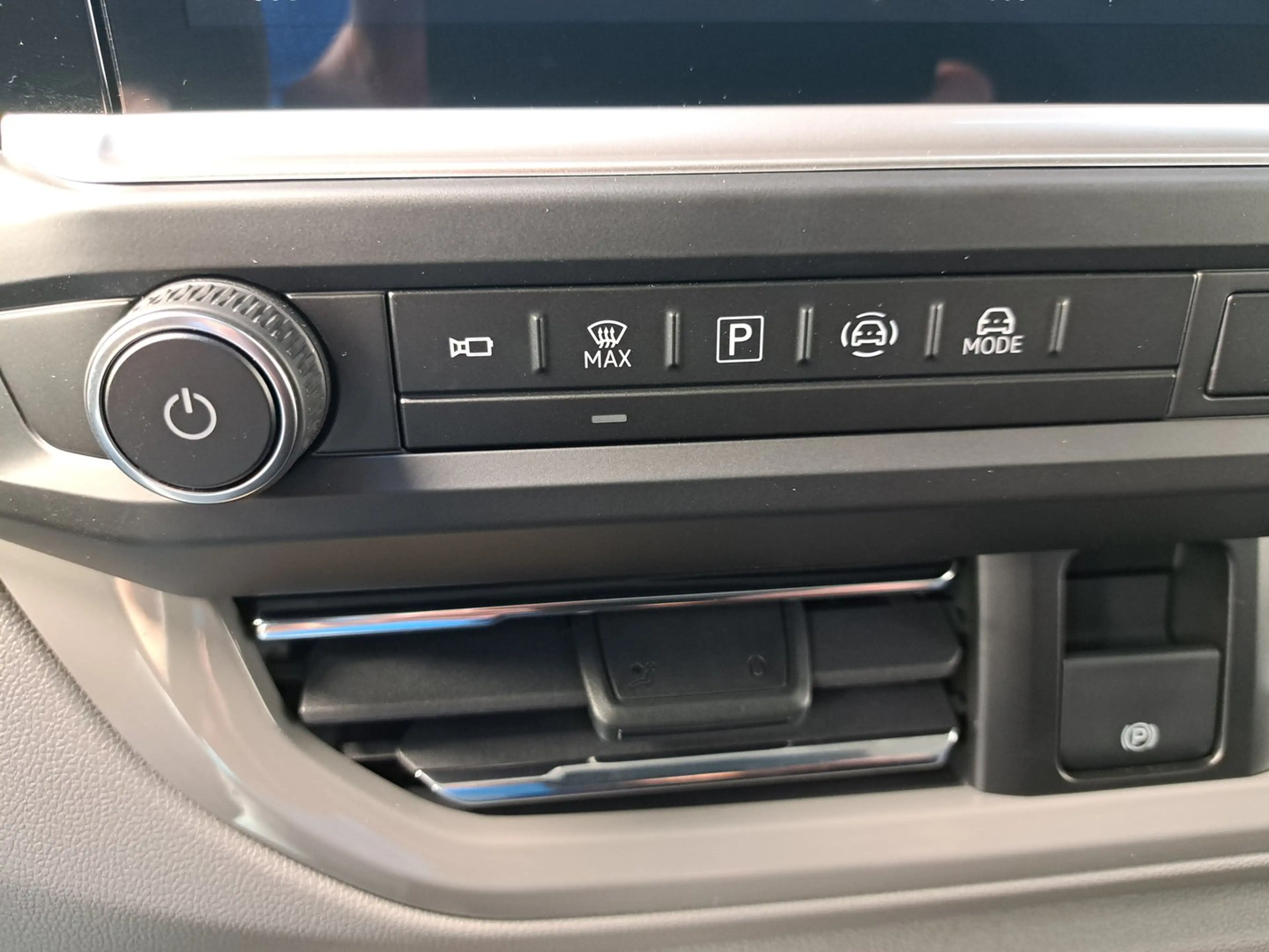 Volkswagen T7 Caravelle VW T7 Caravelle Edition LR eHybrid 171 kW — photo 10