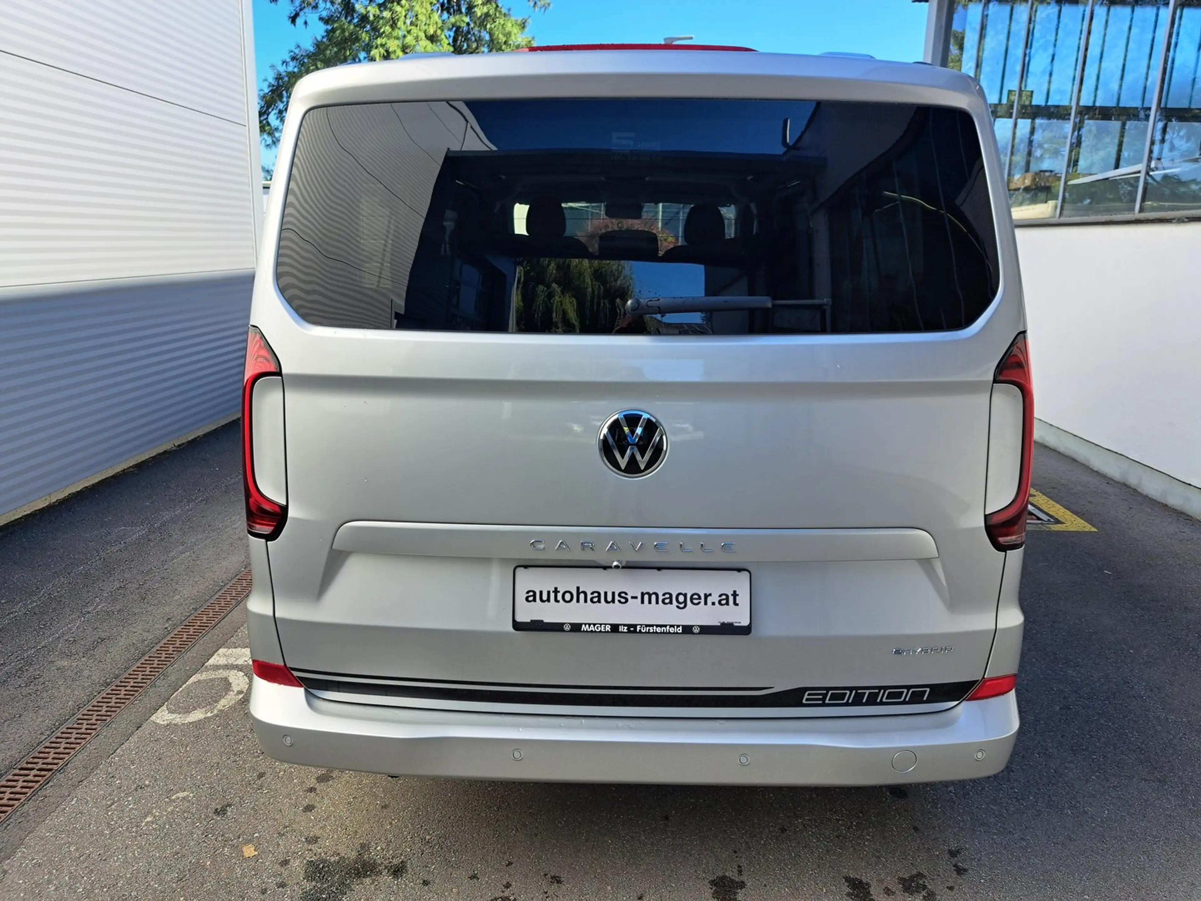Volkswagen T7 Caravelle VW T7 Caravelle Edition LR eHybrid 171 kW — photo 8