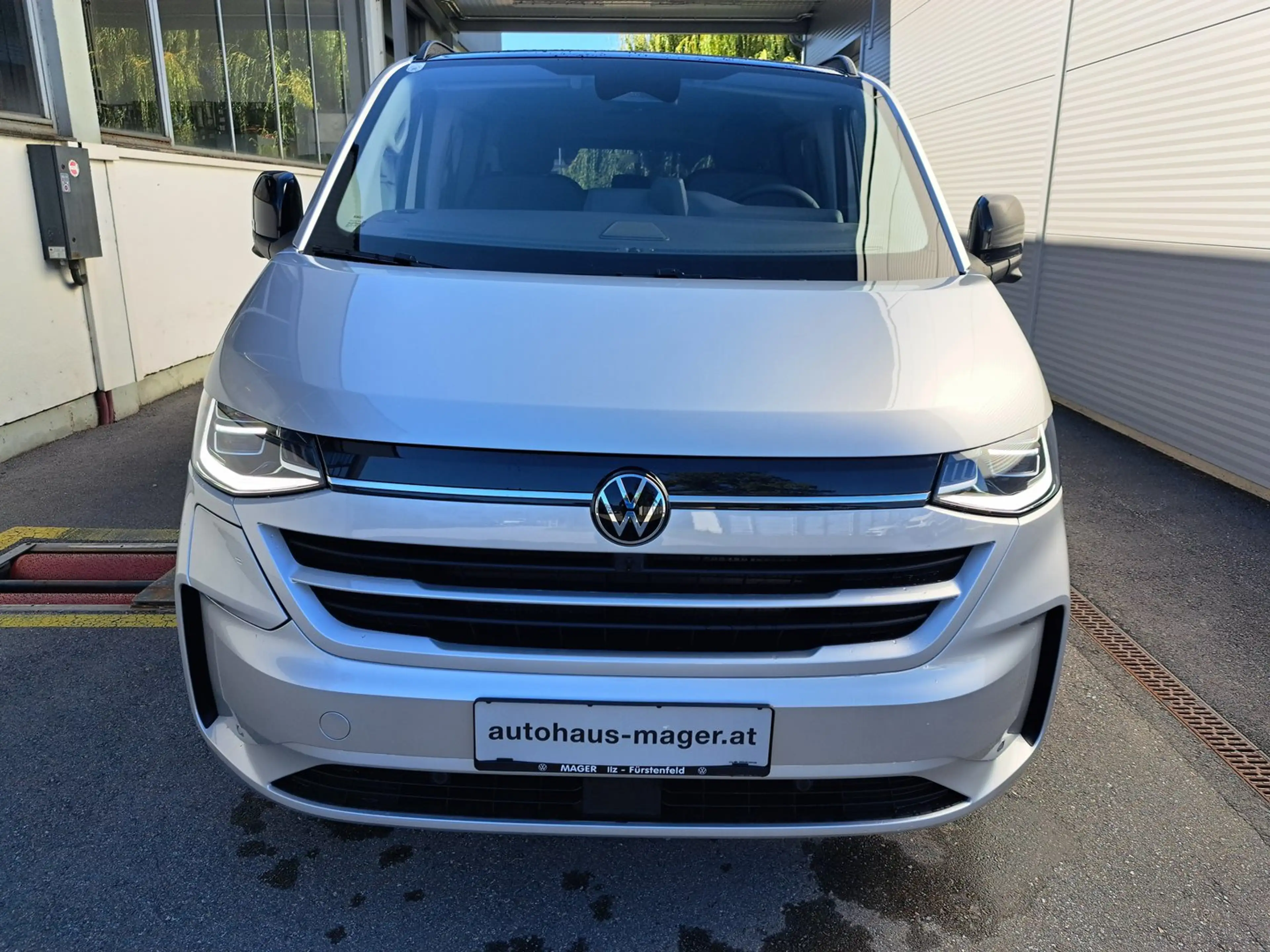 Volkswagen T7 Caravelle VW T7 Caravelle Edition LR eHybrid 171 kW — photo 3