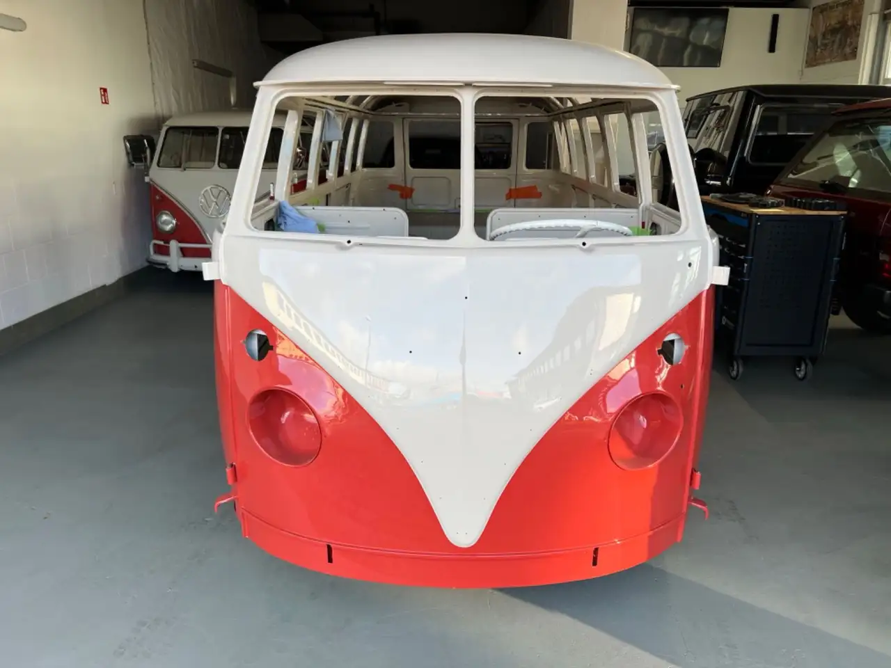 Volkswagen T1 23-Fenster Bus Samba Deluxe walkthrough M241, foto 5
