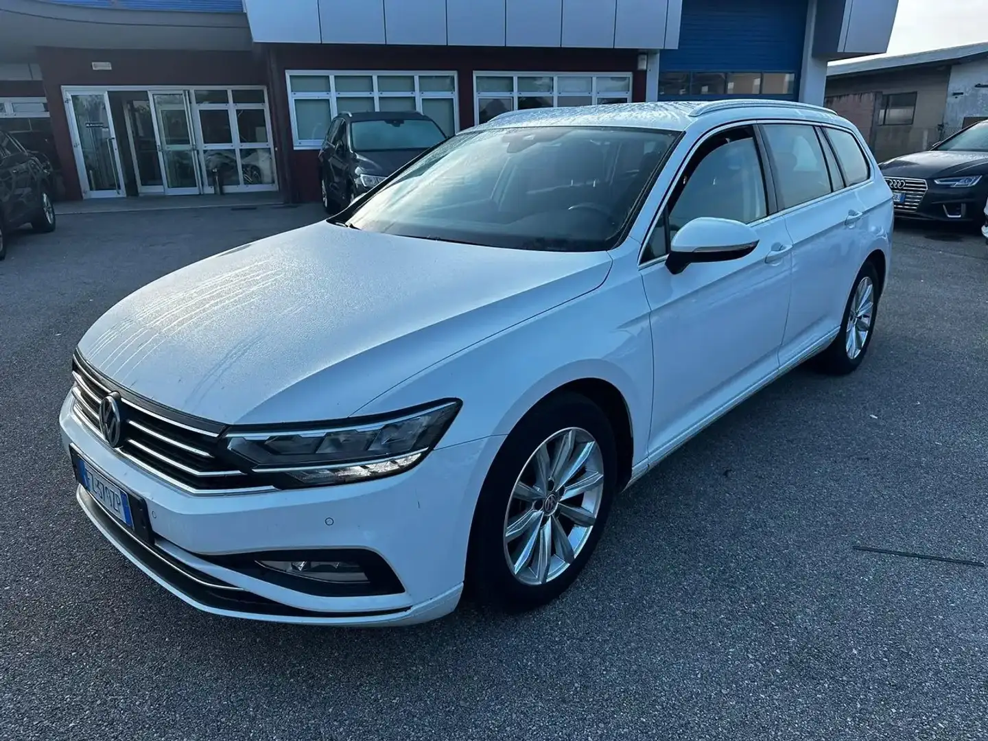 Volkswagen Passat Variant 2.0 tdi Business 150cv dsg 7m -   FZ370ZP Bianco - 2