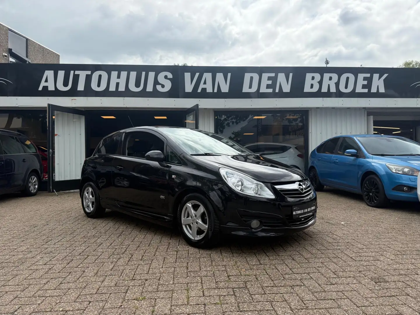 Opel Corsa 1.4-16V Opc-Line Airco Elek Pakket Lmv Nw Apk Noir - 1