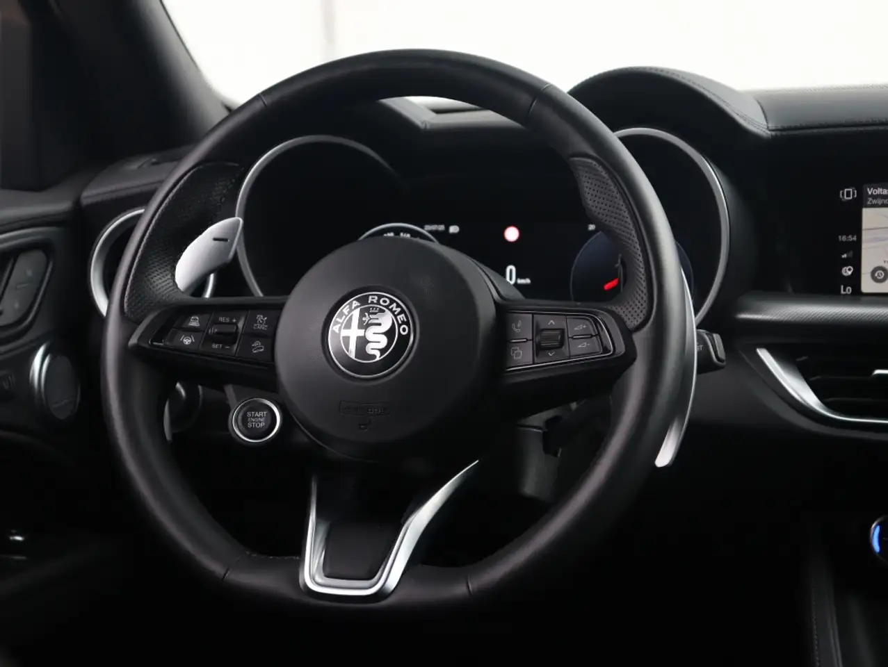 Alfa Romeo Stelvio 2024 — фото 13