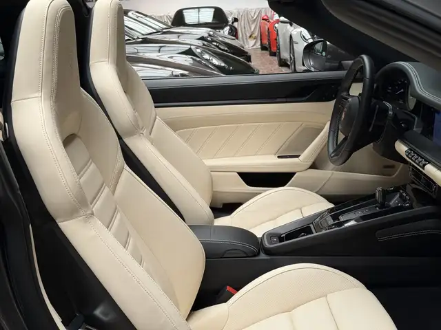 Porsche 992 911 Targa 4 GTS *MANUFAKTUR BI COLOR*BOSE*SPORTDES