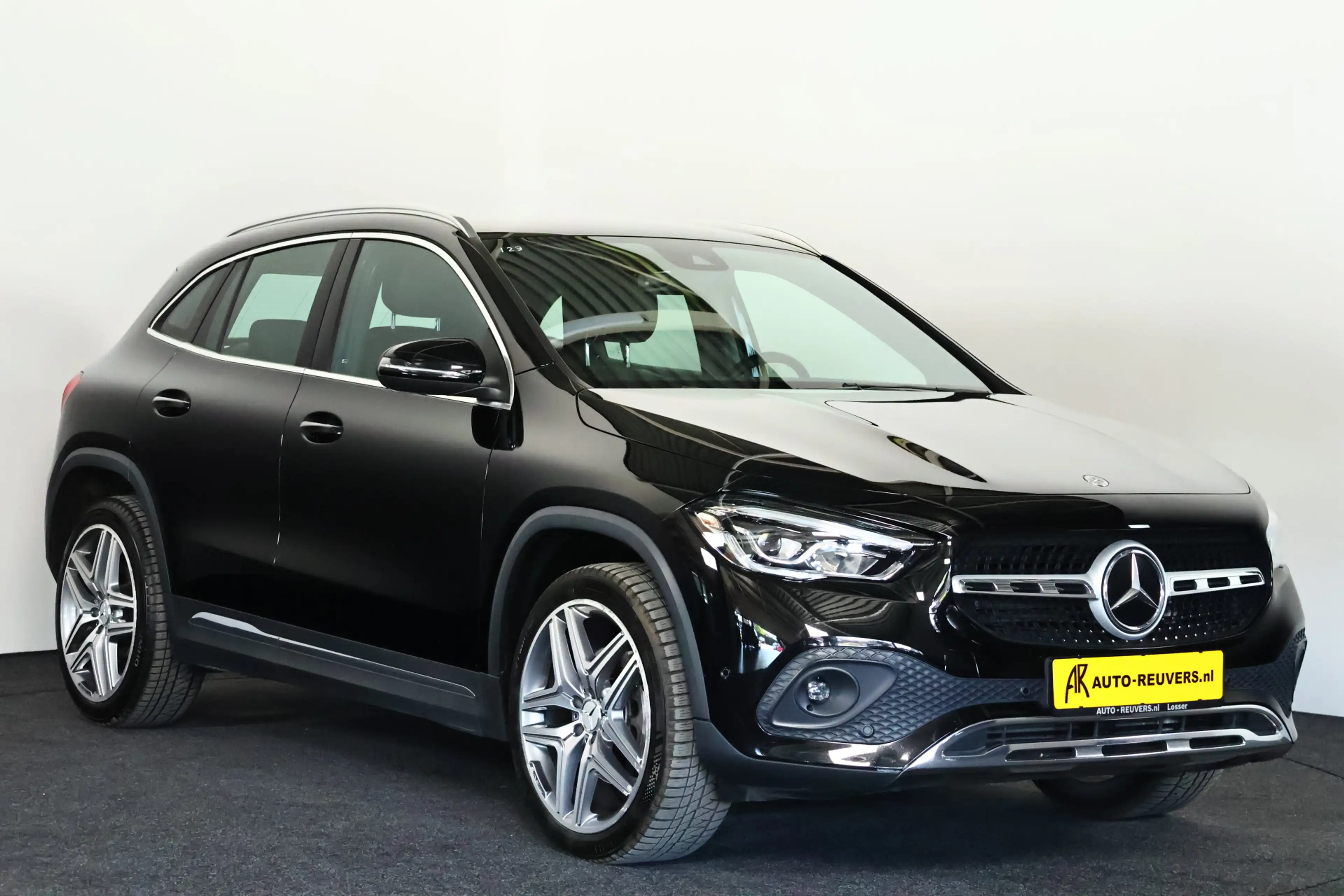 Mercedes-Benz GLA 220 d Progressive / LED / Navi / Cruisecontrol / Camer — photo 4