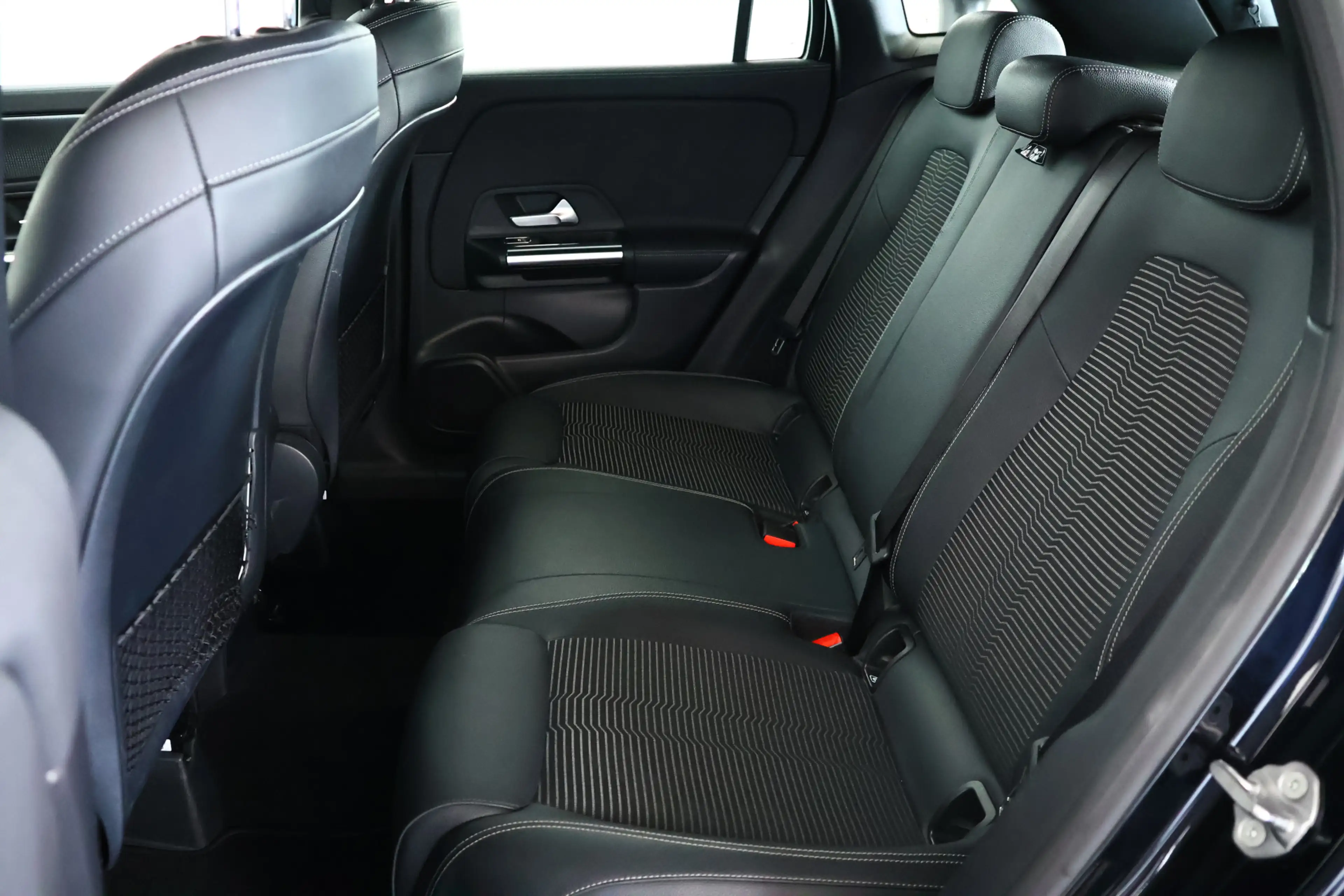 Mercedes-Benz GLA 220 d Progressive / LED / Navi / Cruisecontrol / Camer — photo 12