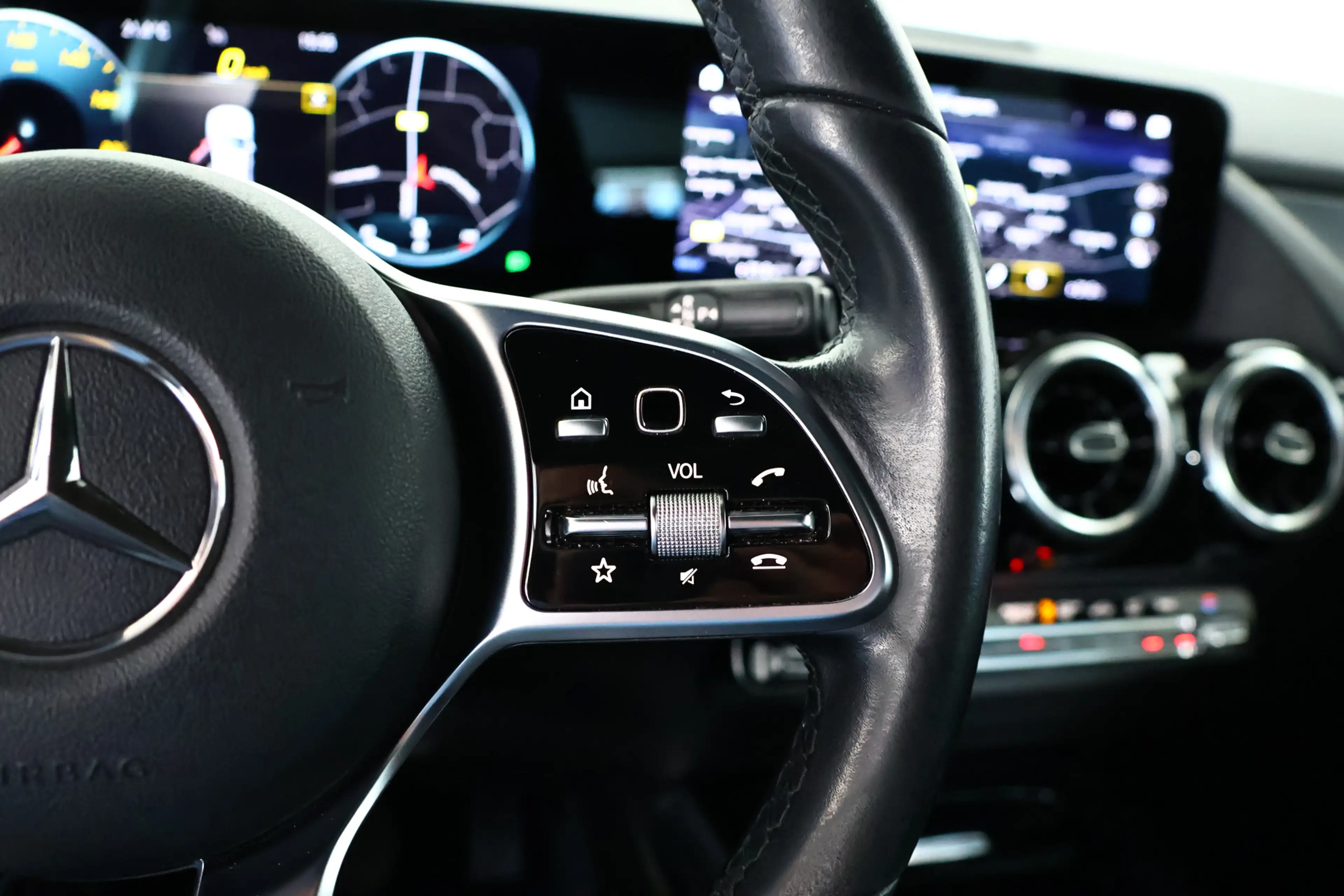 Mercedes-Benz GLA 220 d Progressive / LED / Navi / Cruisecontrol / Camer — photo 20