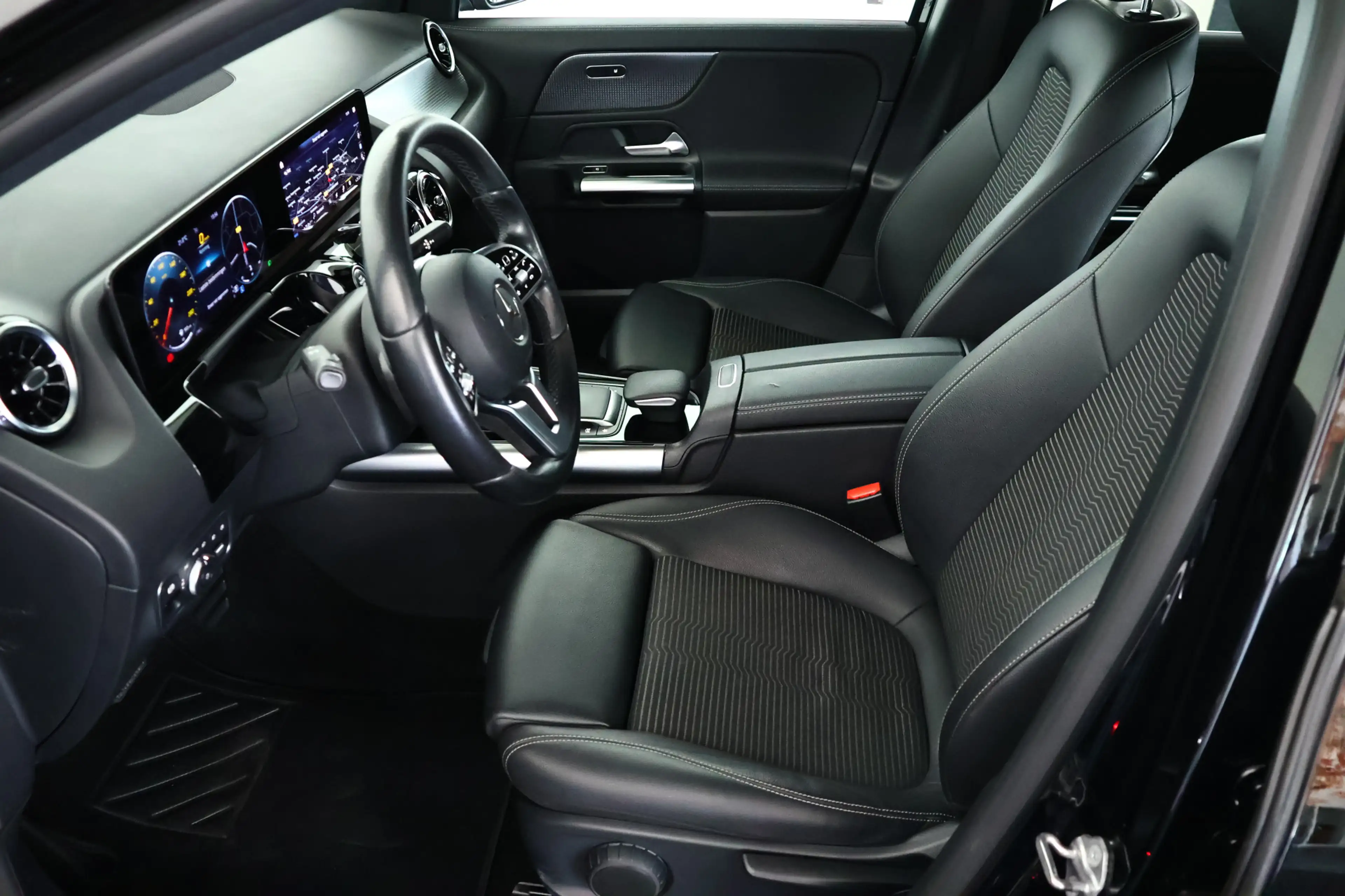 Mercedes-Benz GLA 220 d Progressive / LED / Navi / Cruisecontrol / Camer — photo 6