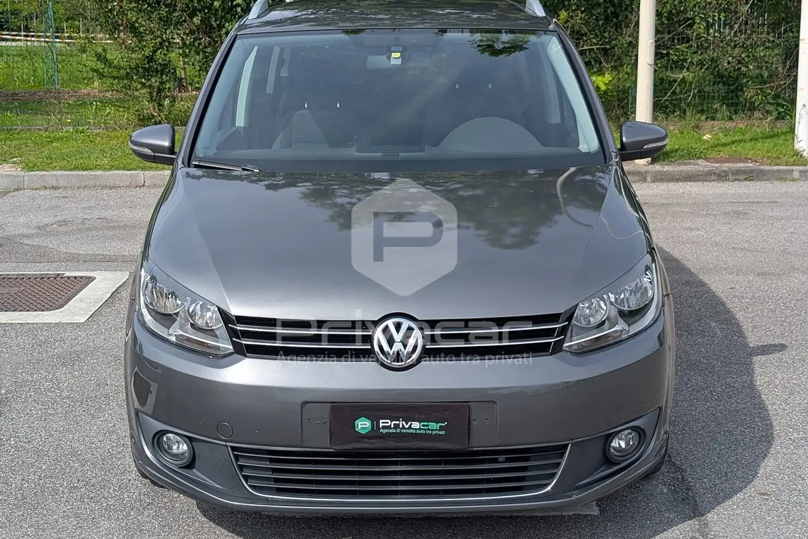 Volkswagen Touran Touran Business 1.6 TDI DSG Comfortline Plateado - 2