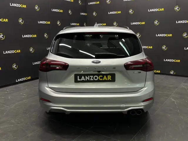 Ford Focus view 5