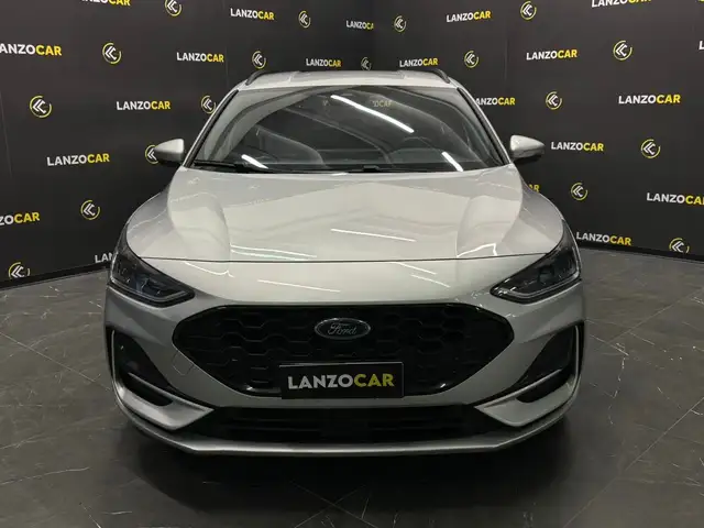 Ford Focus view 2
