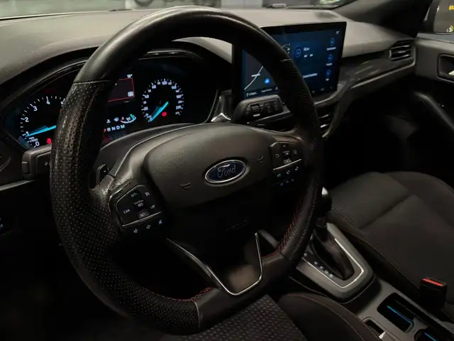 Ford Focus view 8