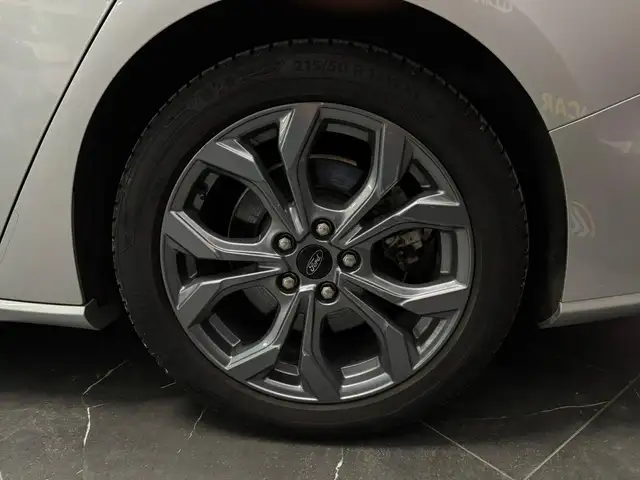 Ford Focus view 13