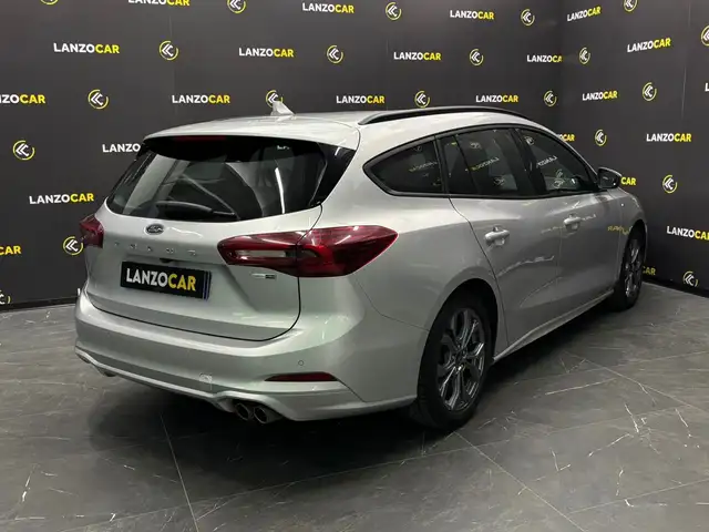 Ford Focus view 4