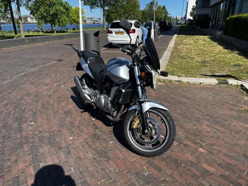 Honda CBF 500 - foto 2