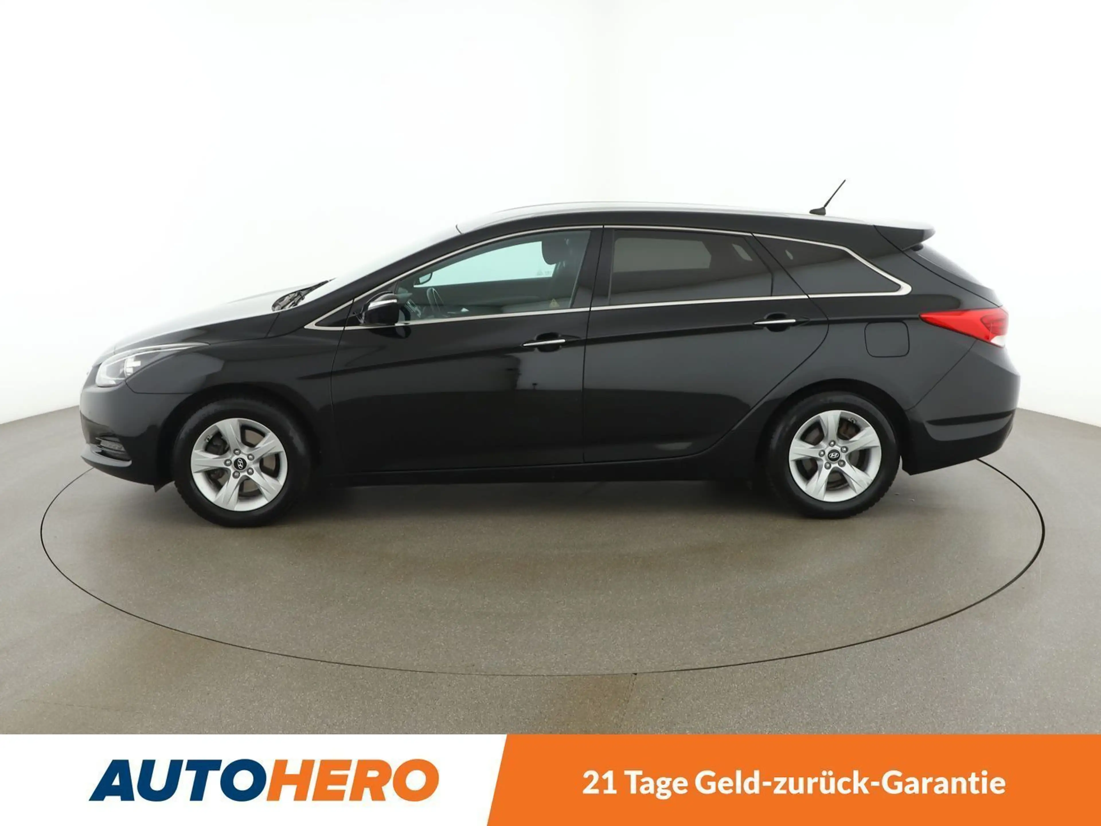 Hyundai i40 1.7 CRDi Premium *TEMPO*PDC*SHZ*KLIMAAUT*BT*AHK* — photo 3