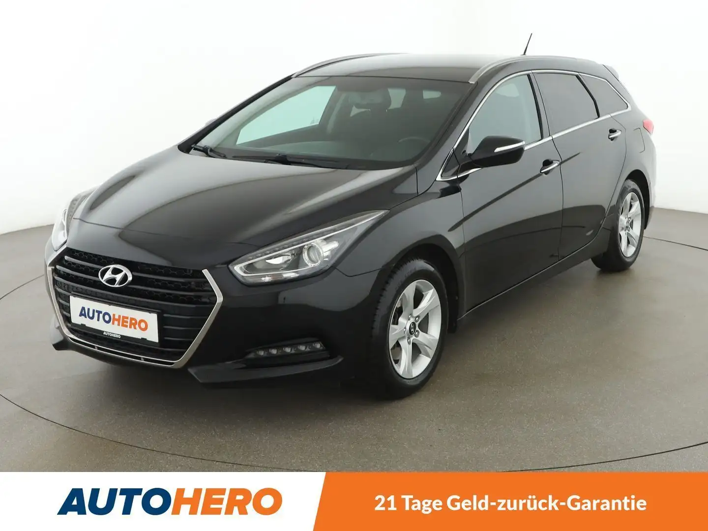 Hyundai i40 1.7 CRDi Premium *TEMPO*PDC*SHZ*KLIMAAUT*BT*AHK* crna - 1