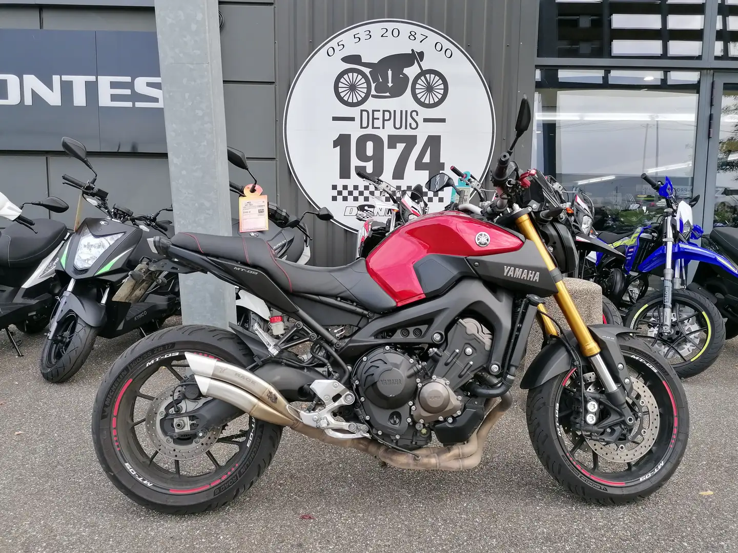 Yamaha MT-09 Rouge - 1