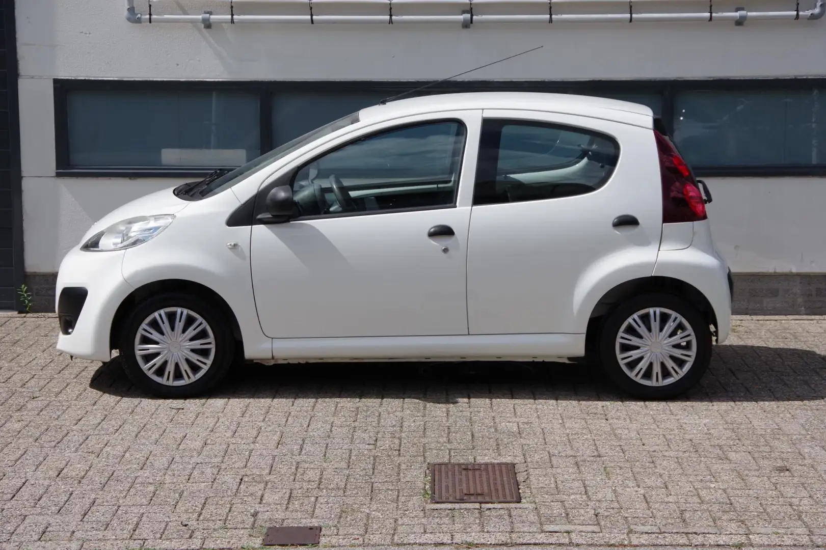 Peugeot 107 1.0 Access Accent Wit - 2
