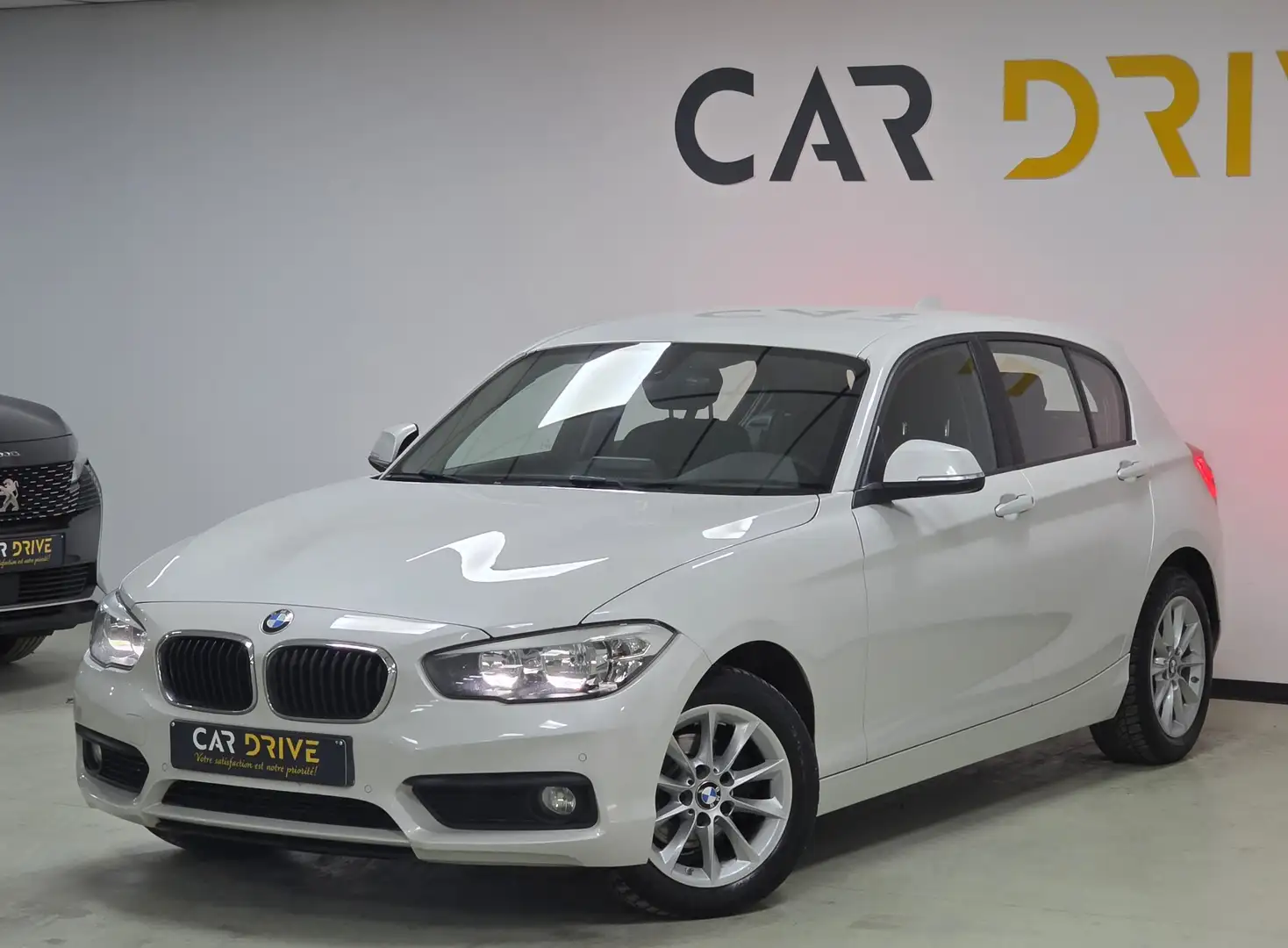 BMW 116 dA B AUTO/CAPTEURS/CLIM AUTO/CRUISE/LED DE JOUR Blanc - 1