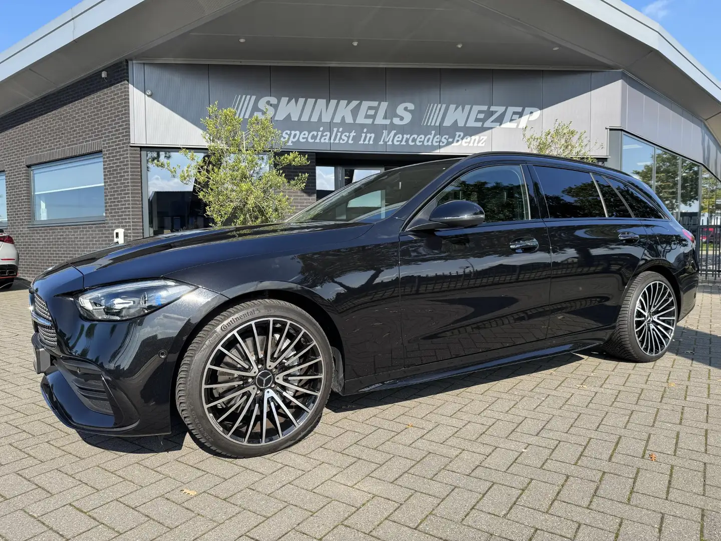 Mercedes-Benz C 300 Estate C e AMG Line Schwarz - 1