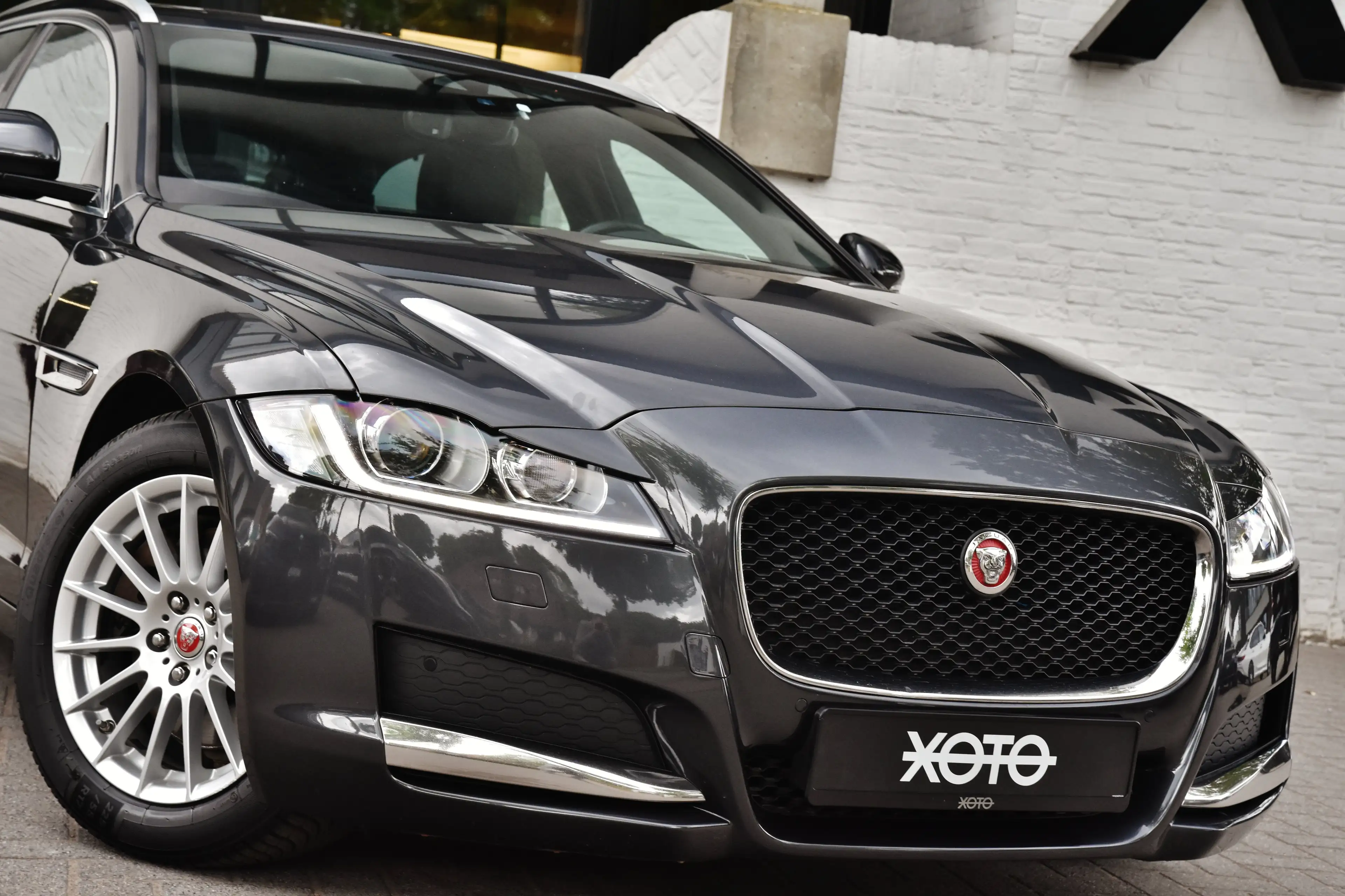 Jaguar XF Sportbrake 2.0 D E-Performance — photo 10
