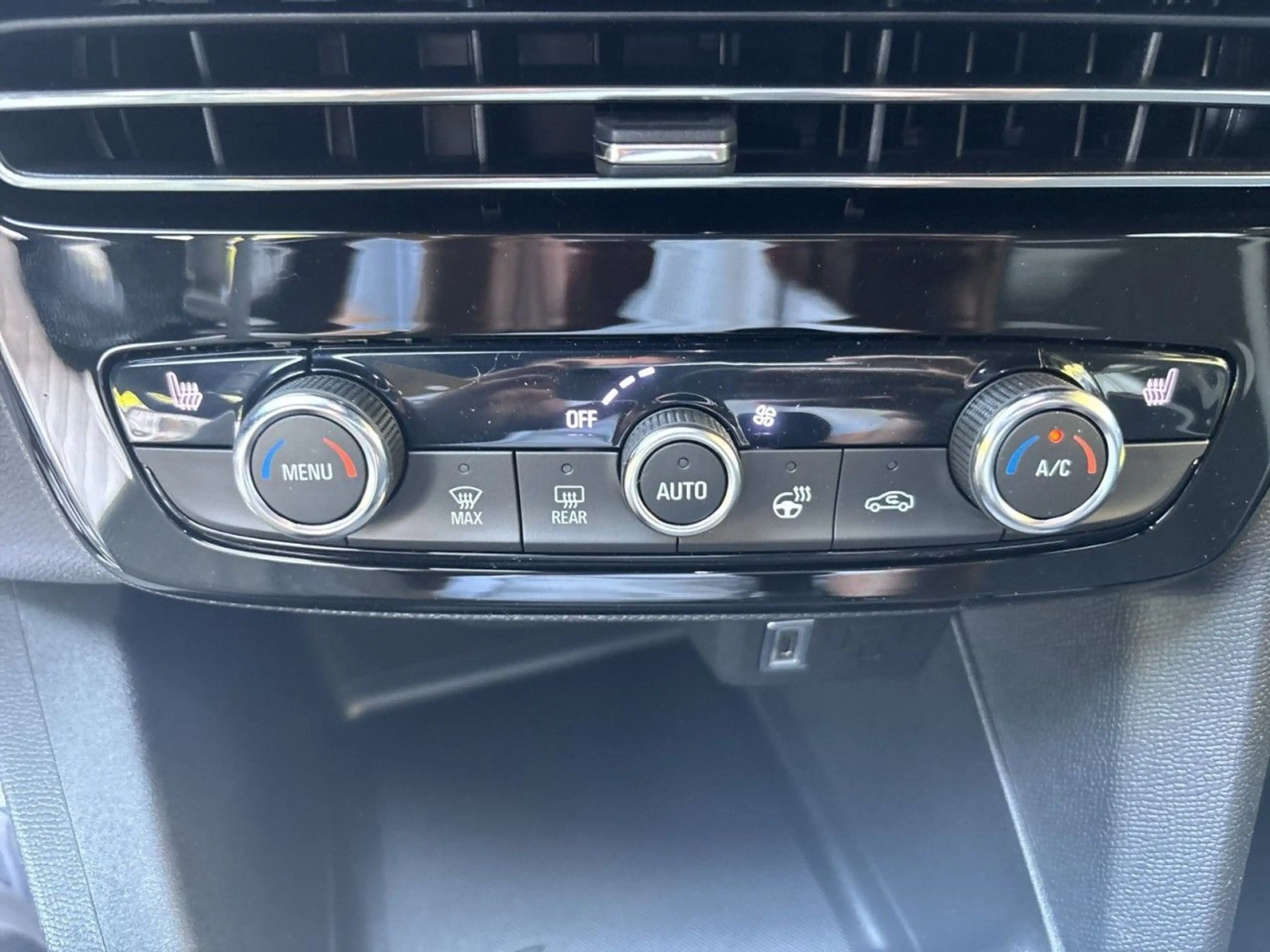 Opel Mokka Edition 1.2 *Sitzheizung/Carplay/LED* — photo 14