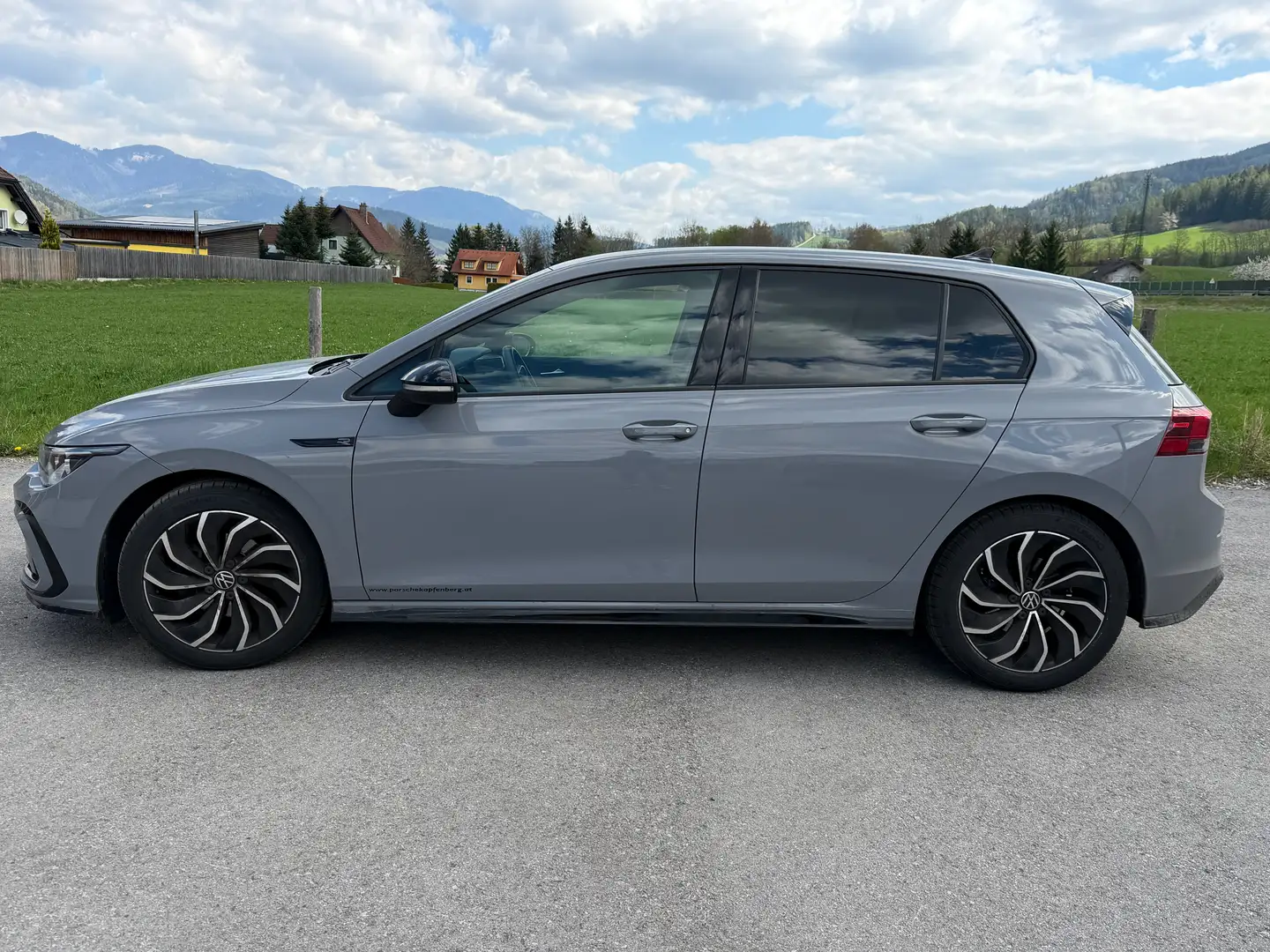Volkswagen Golf R-Line 1,5 TSI Grau - 2
