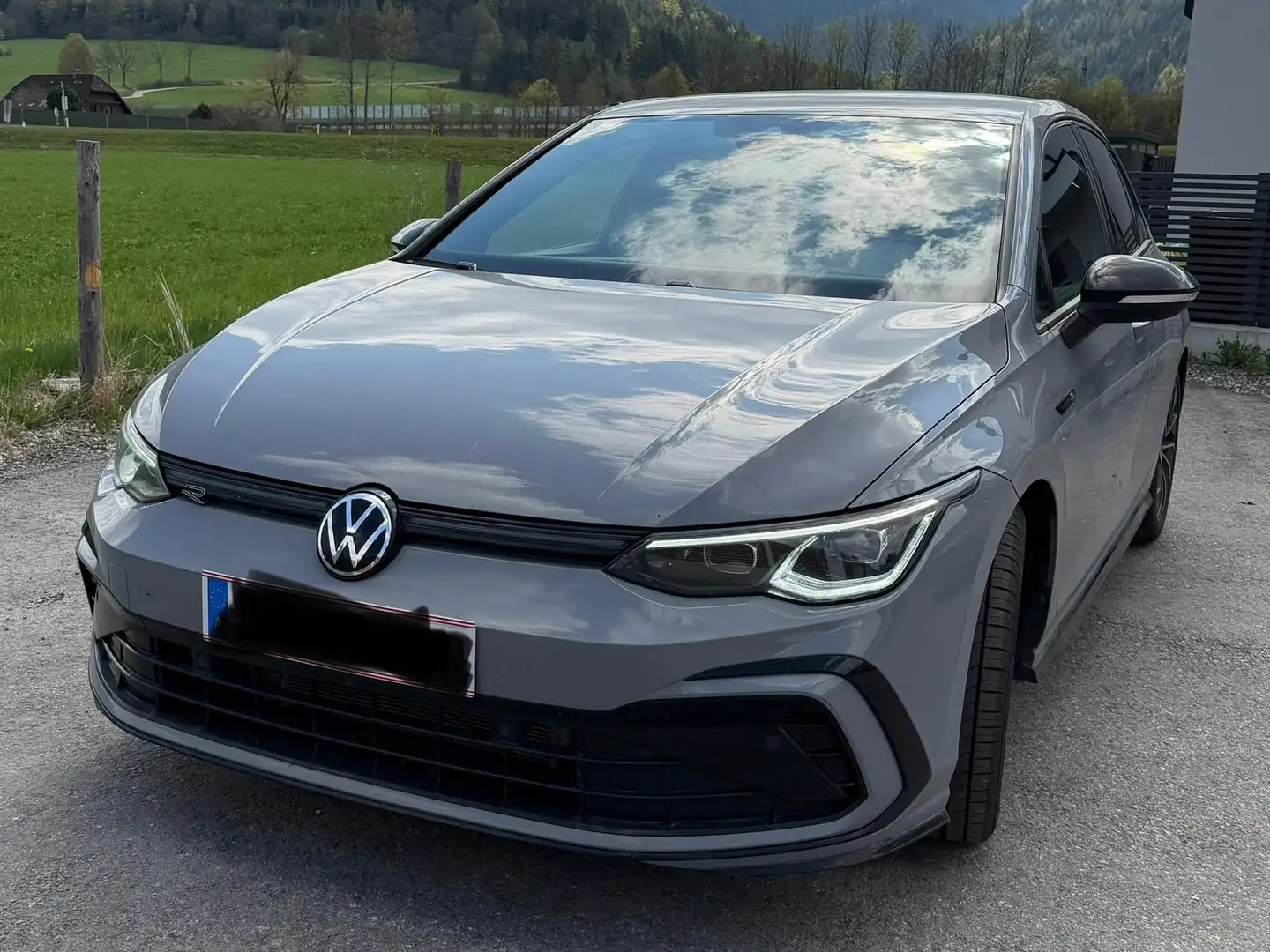 Volkswagen Golf R-Line 1,5 TSI Grau - 1