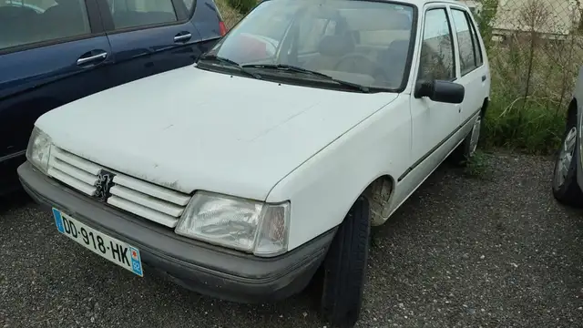Peugeot 205 Phase 2 1.8 D BVM5 60cv FAIBLE KM