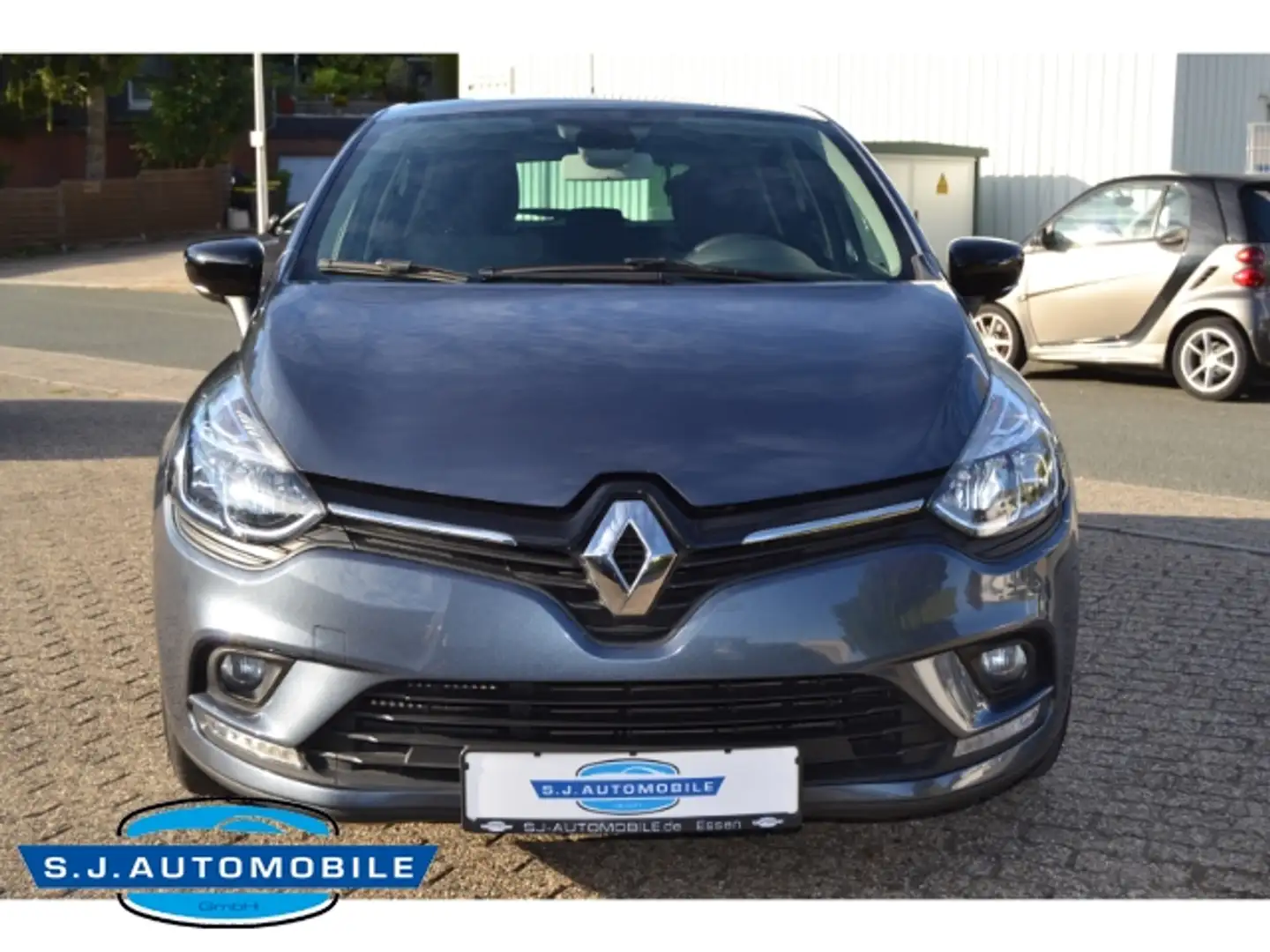 Renault Clio IV Collection 0.9 TCe 90 eco  Navi,DAB,Alu Grau - 2