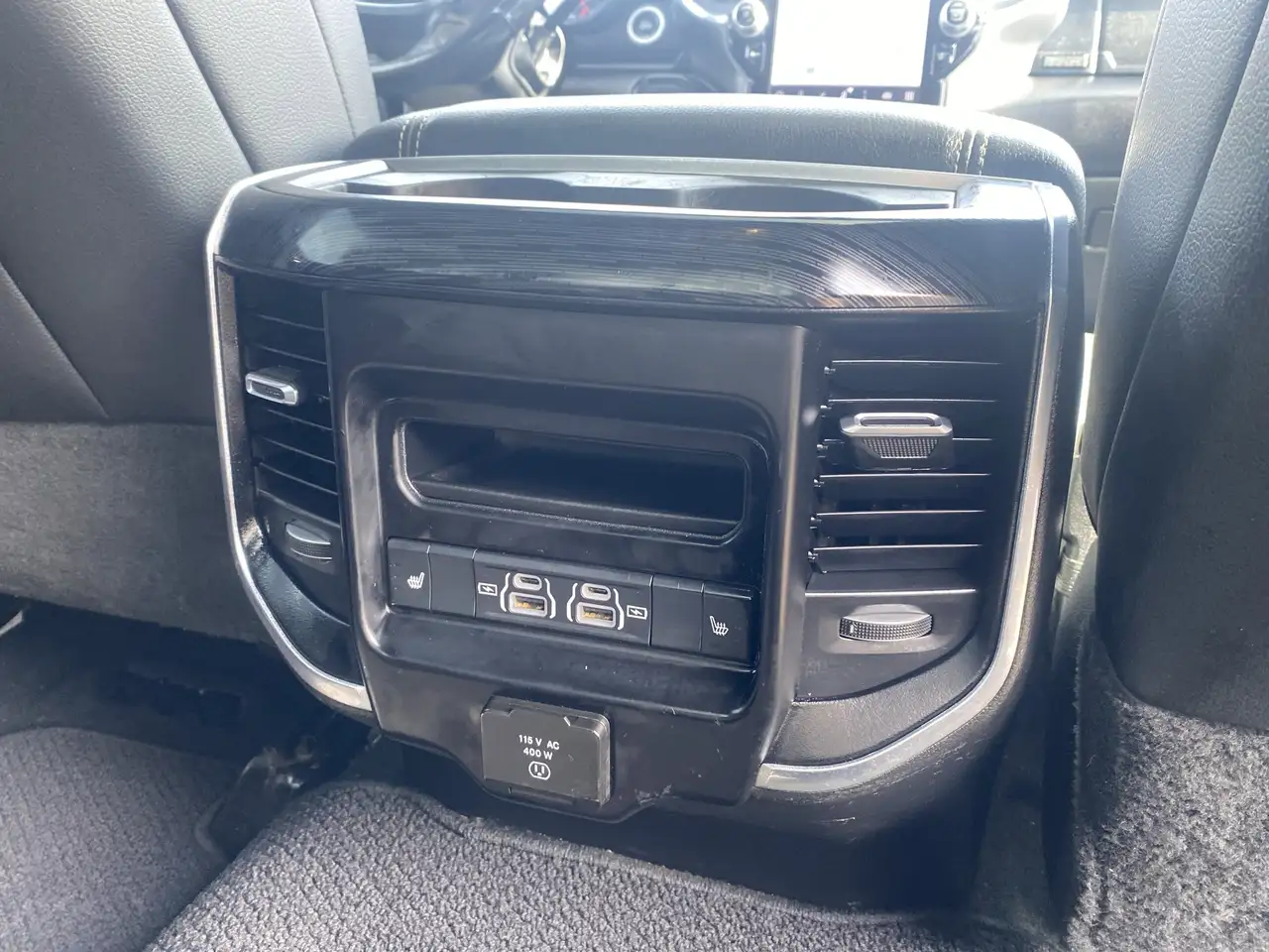 RAM 3500 снимка RAM 3500
