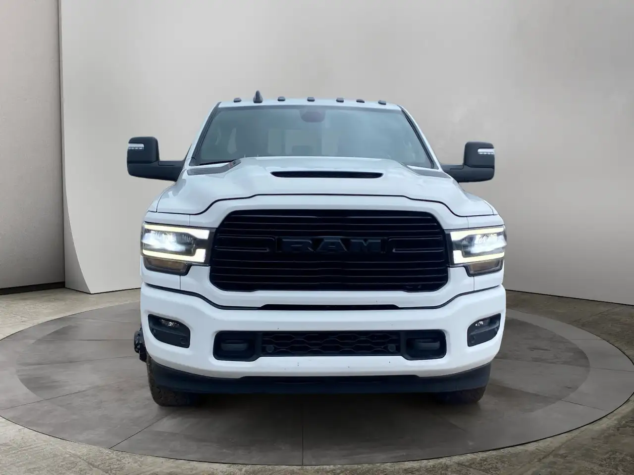 RAM 3500 снимка RAM 3500
