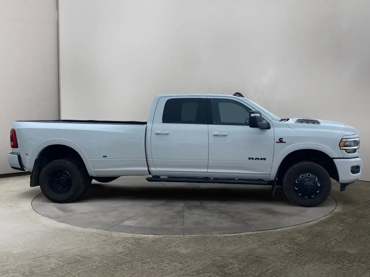 RAM 3500 снимка RAM 3500