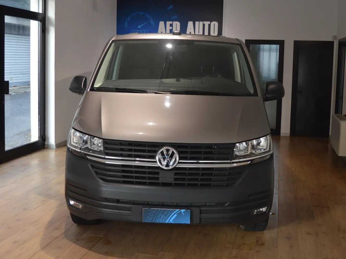 Volkswagen T6.1 Caravelle 2.0 TDI 110CV*DOPPIO CLIMA*GANCIO TRAINO*9 POSTI* Gris - 1