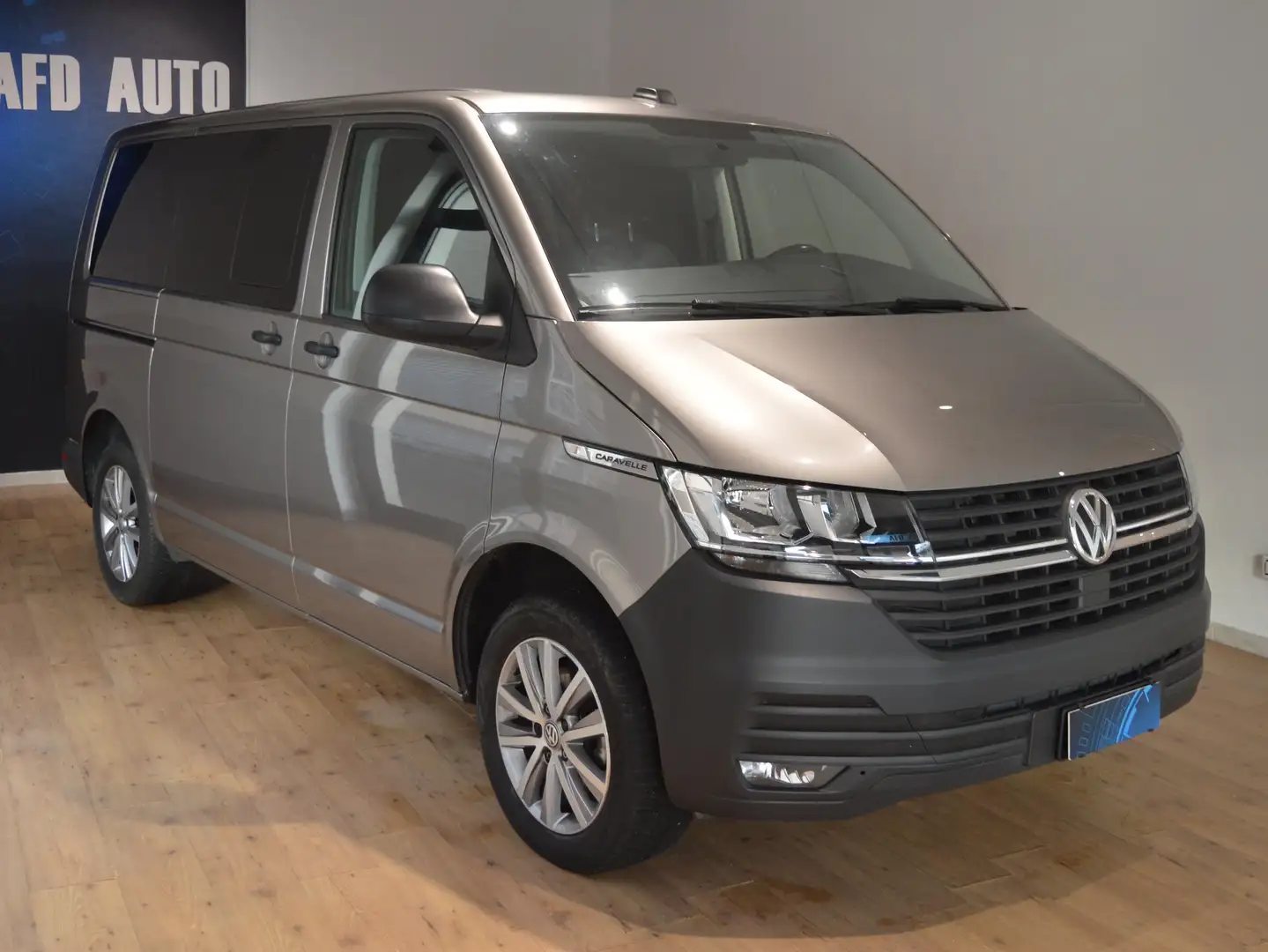 Volkswagen T6.1 Caravelle 2.0 TDI 110CV*DOPPIO CLIMA*GANCIO TRAINO*9 POSTI* Gris - 2