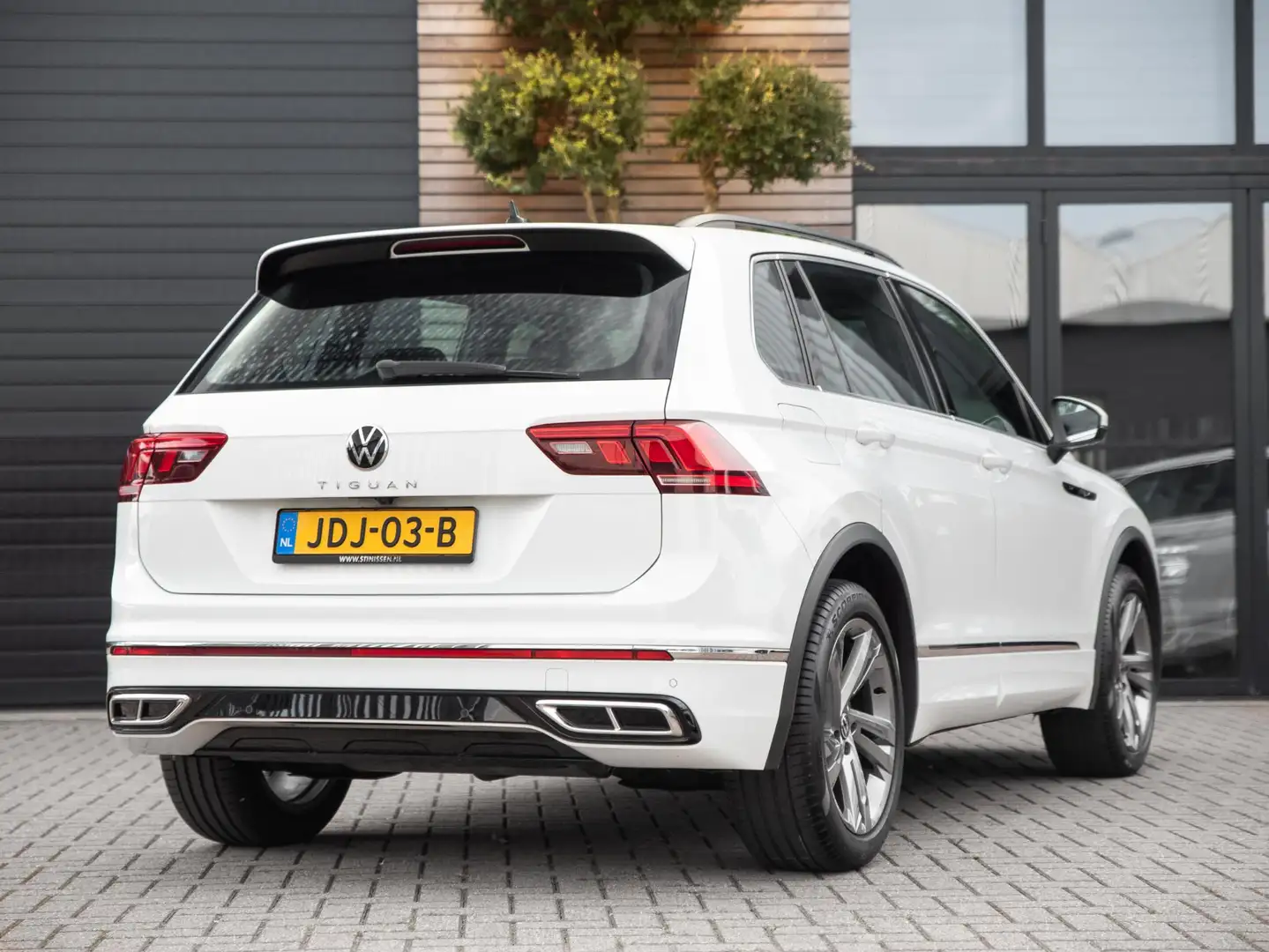 Volkswagen Tiguan 1.5 TSI R-Line Business+ / Wegklapbare Trekhaak / Blanc - 2