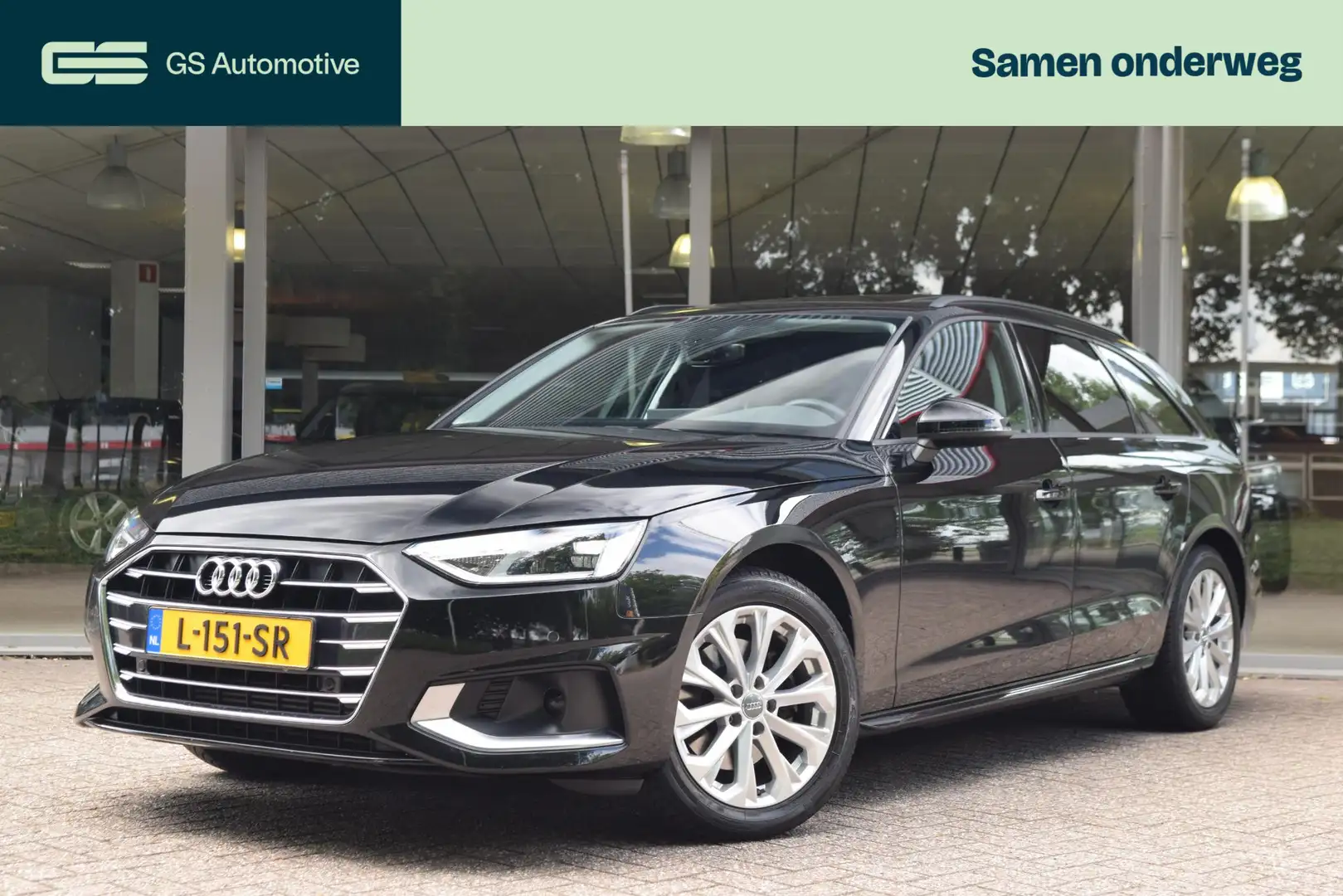Audi A4 Avant 35 TFSI Launch edition Business Panorama / A Zwart - 1