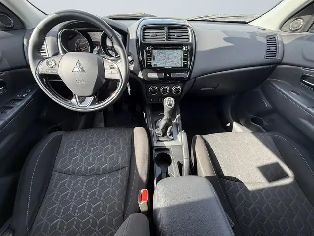 Mitsubishi Asx view 8