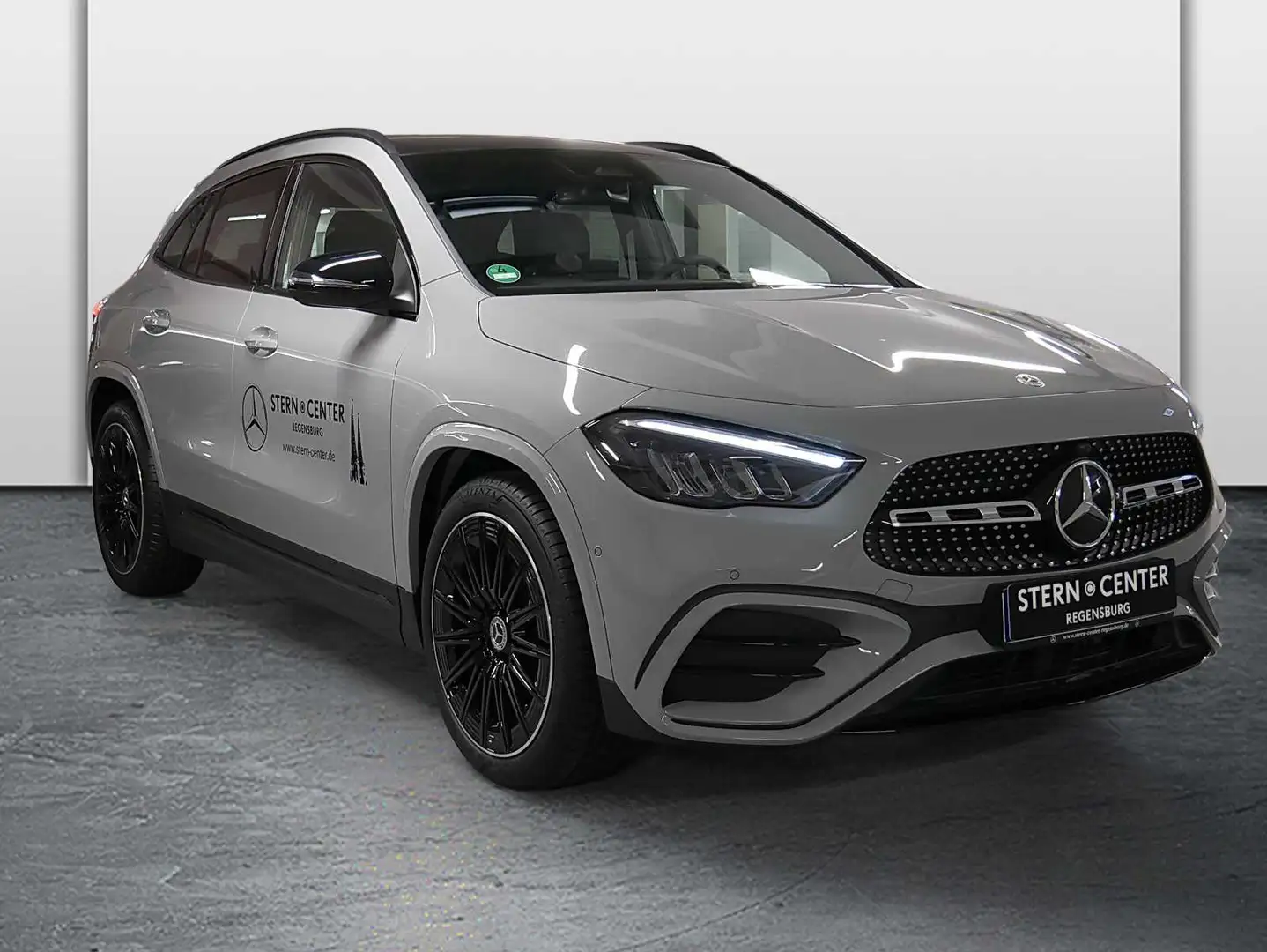 Mercedes-Benz GLA 180 LED AMG SHD Wide AHK Cam Night Totw AUT Grijs - 2