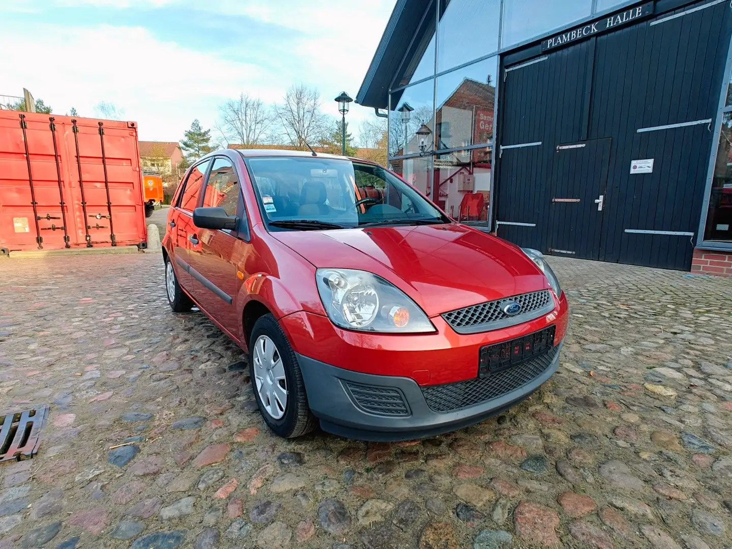 Ford Fiesta Ambiente 1,4 TDCi / 1 Hand / Klimaanlage Rot - 2