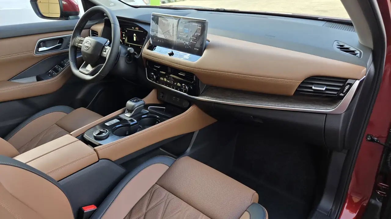 Nissan Rogue снимка Nissan Rogue