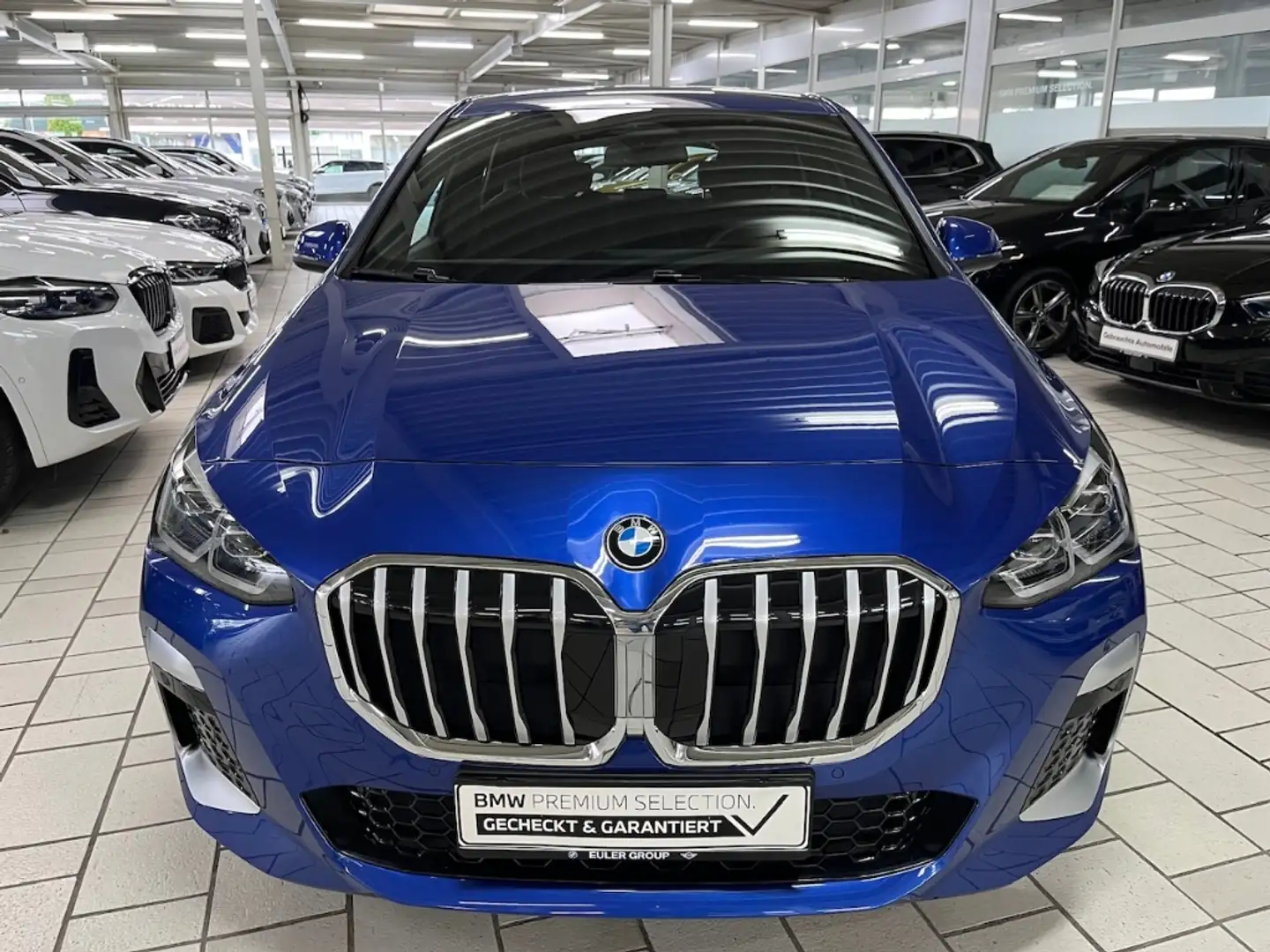 BMW 220 Active Tourer i M Sport Sommer18'' Ad-M-Fahrw. AHK Blau - 2