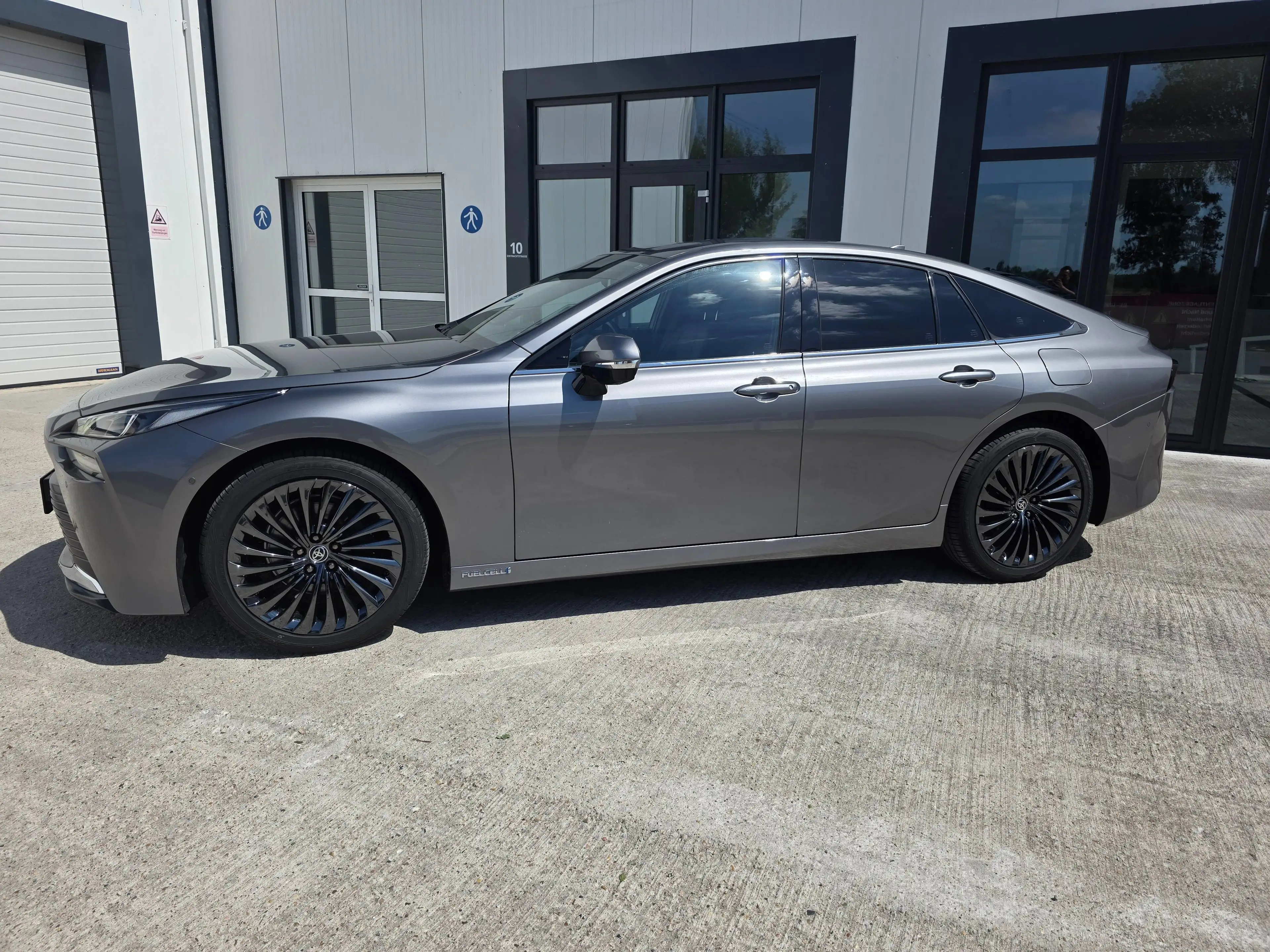 Toyota Mirai Mirai Luxury — photo 8