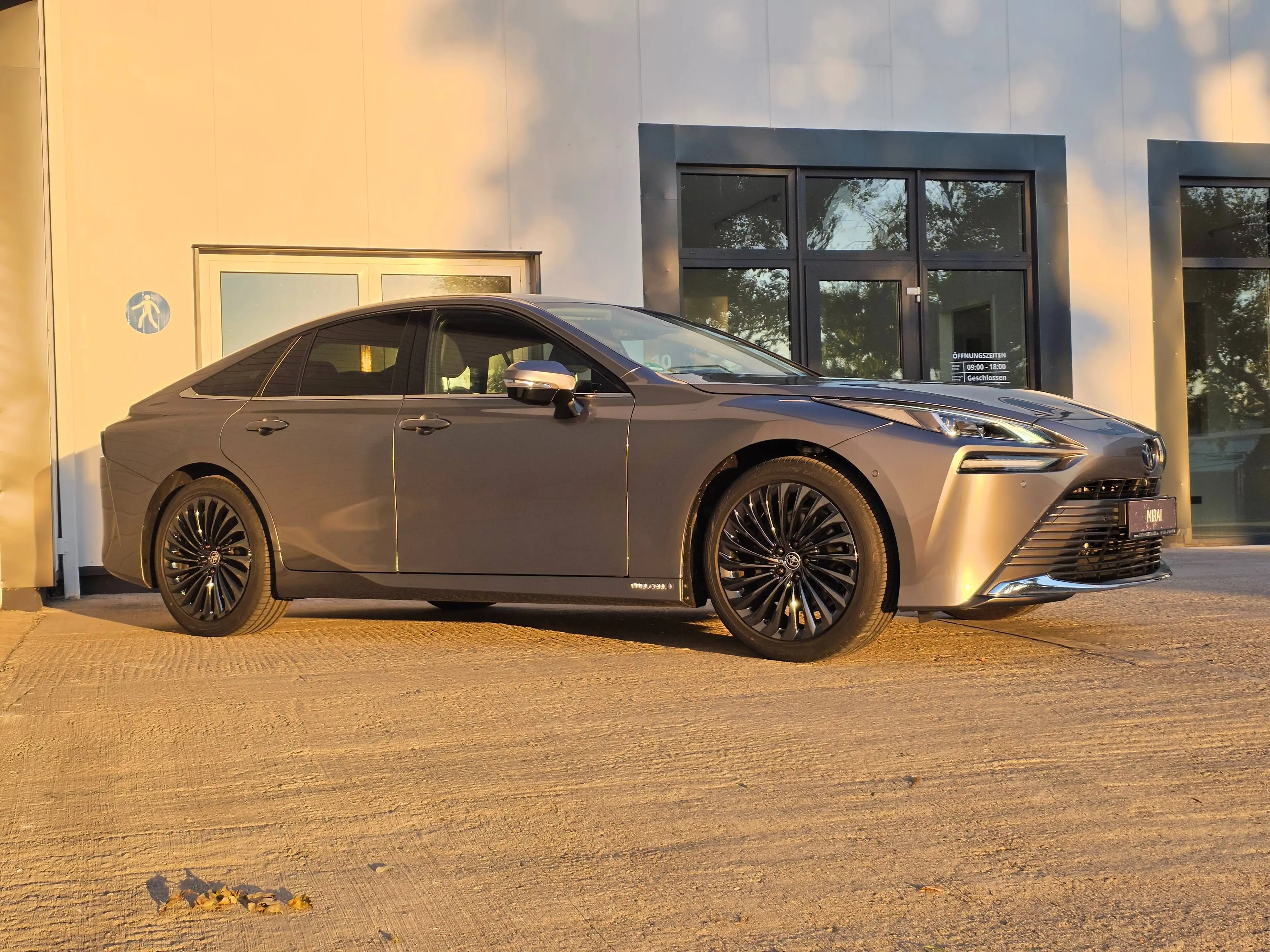 Toyota Mirai Mirai Luxury — photo 6