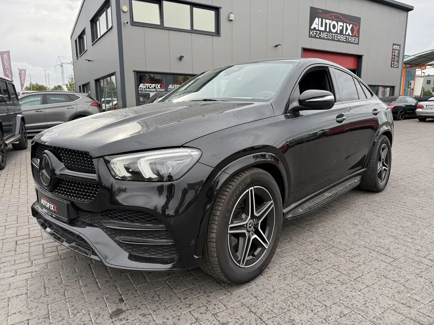 Mercedes-Benz GLE 300 GLE 300 d 4Matic Coupe AMG LINE (167.309) Schwarz - 1