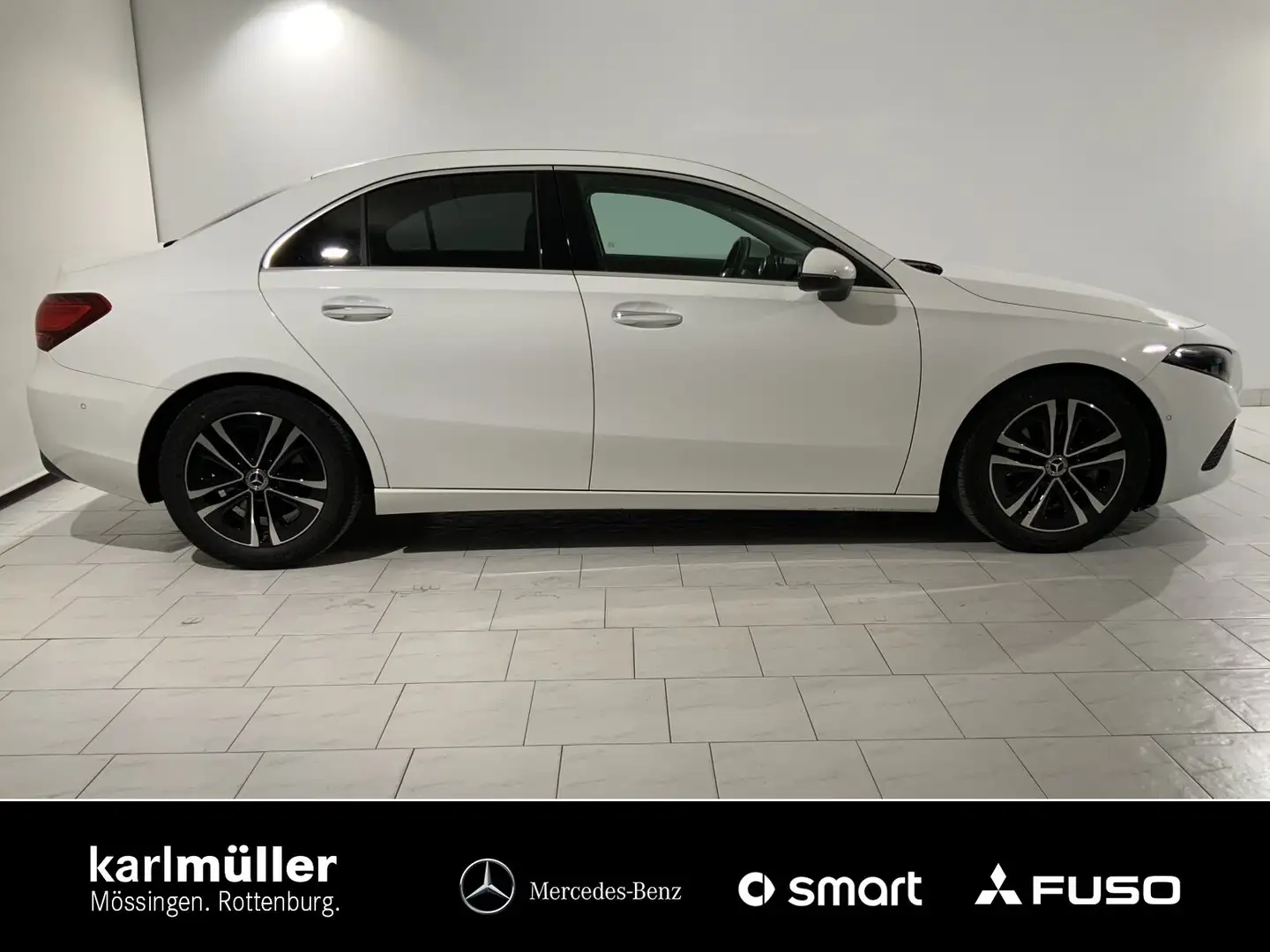 Mercedes-Benz A 200 A 200 Limo Distr.+WinterP+FahrassiP+LED+Keyless Weiß - 2