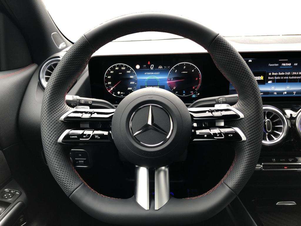 Mercedes-Benz GLA 220